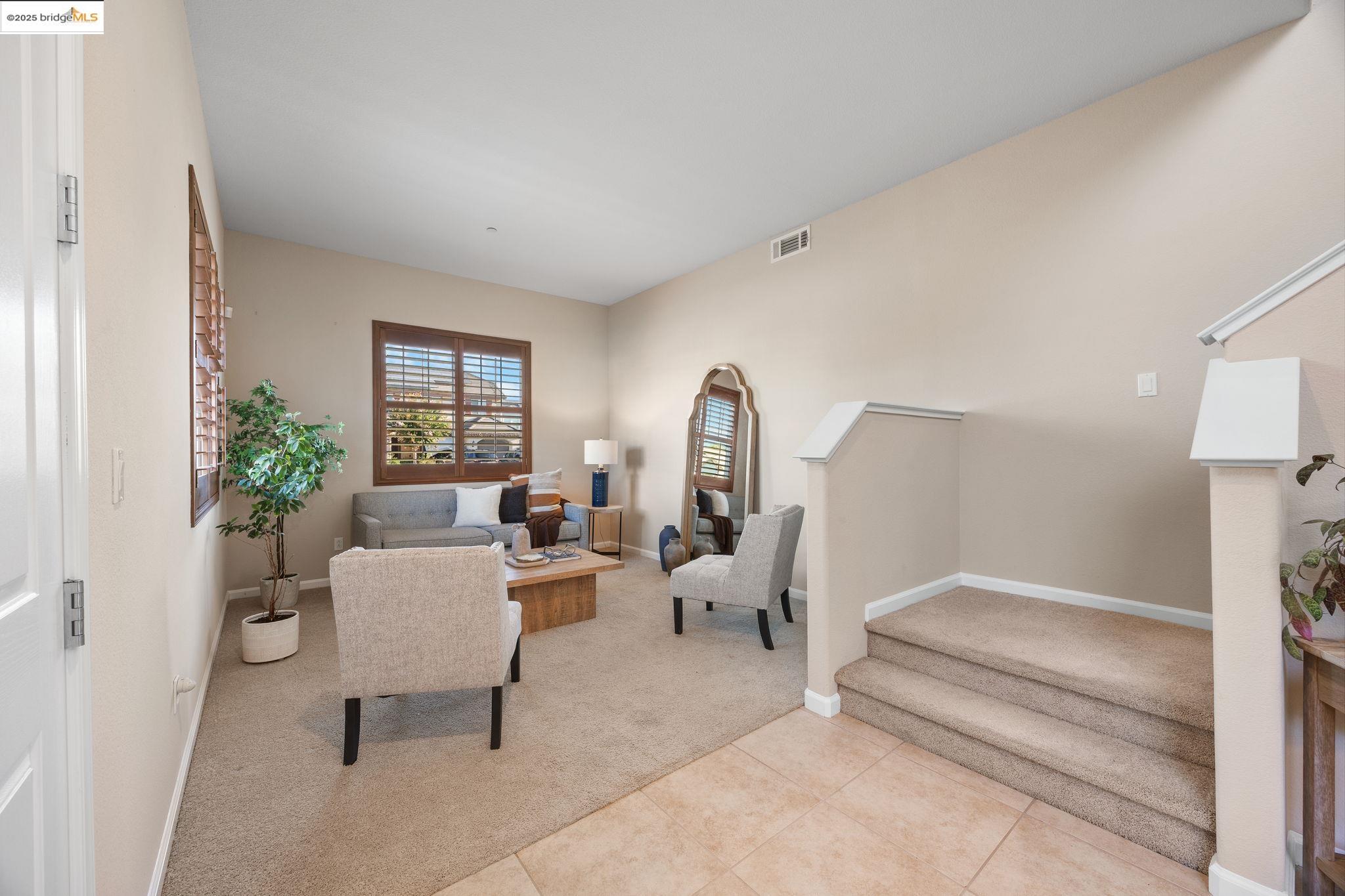 Detail Gallery Image 3 of 38 For 227 Hibiscus Way, Oakley,  CA 94561 - 4 Beds | 3 Baths
