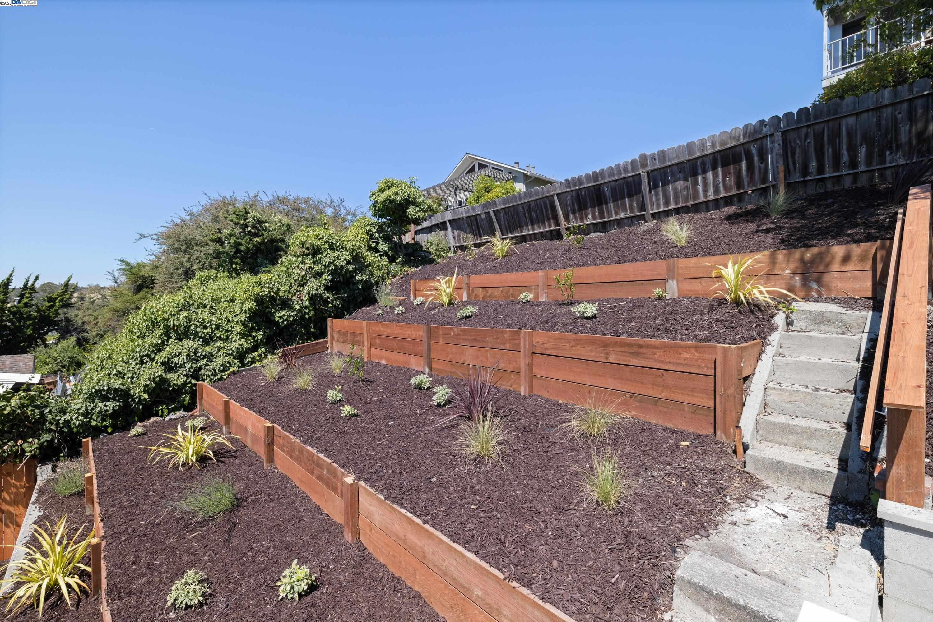 Detail Gallery Image 23 of 27 For 16068 Gramercy Dr, San Leandro,  CA 94578 - 3 Beds | 2 Baths