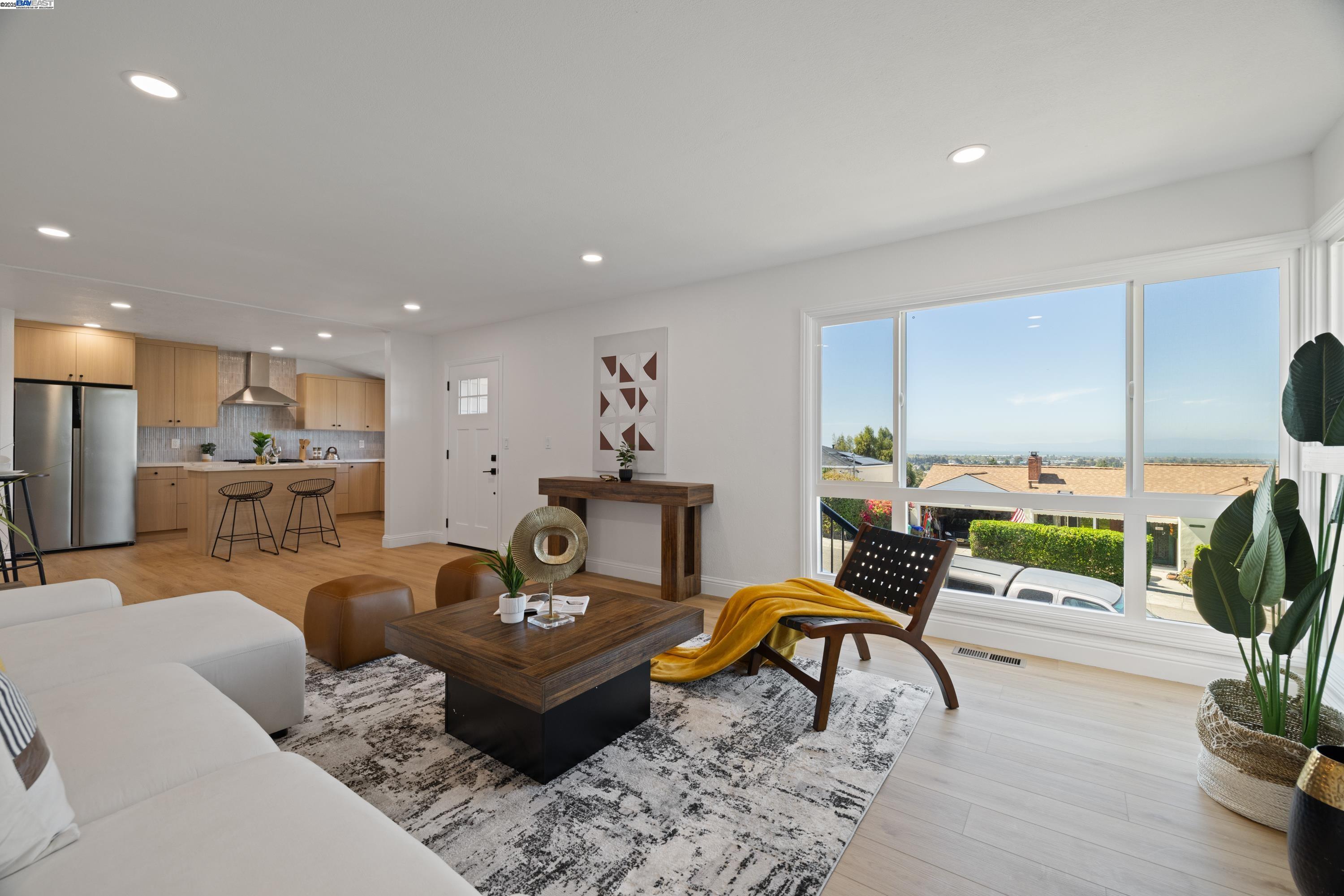 Detail Gallery Image 5 of 27 For 16068 Gramercy Dr, San Leandro,  CA 94578 - 3 Beds | 2 Baths