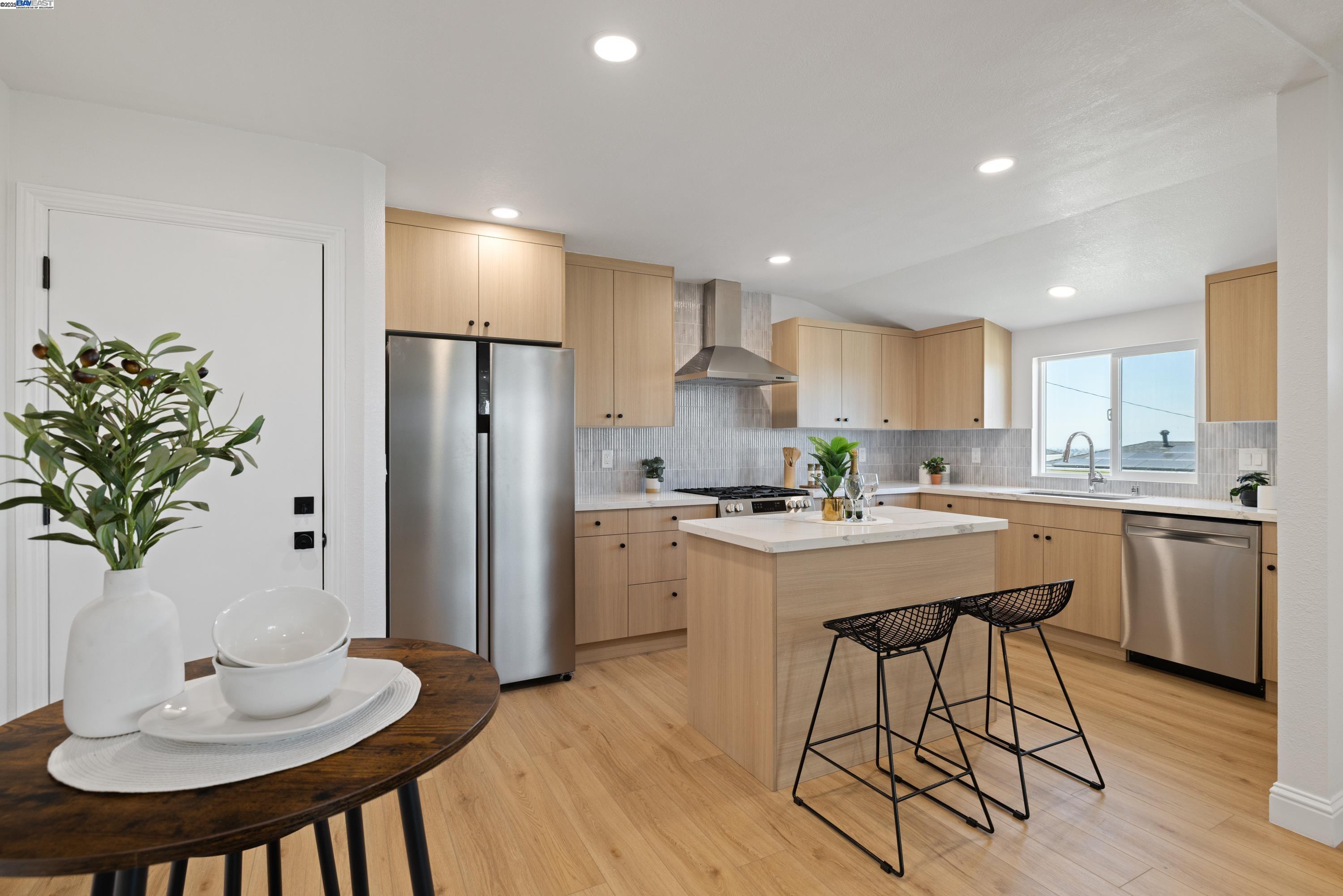 Detail Gallery Image 7 of 27 For 16068 Gramercy Dr, San Leandro,  CA 94578 - 3 Beds | 2 Baths