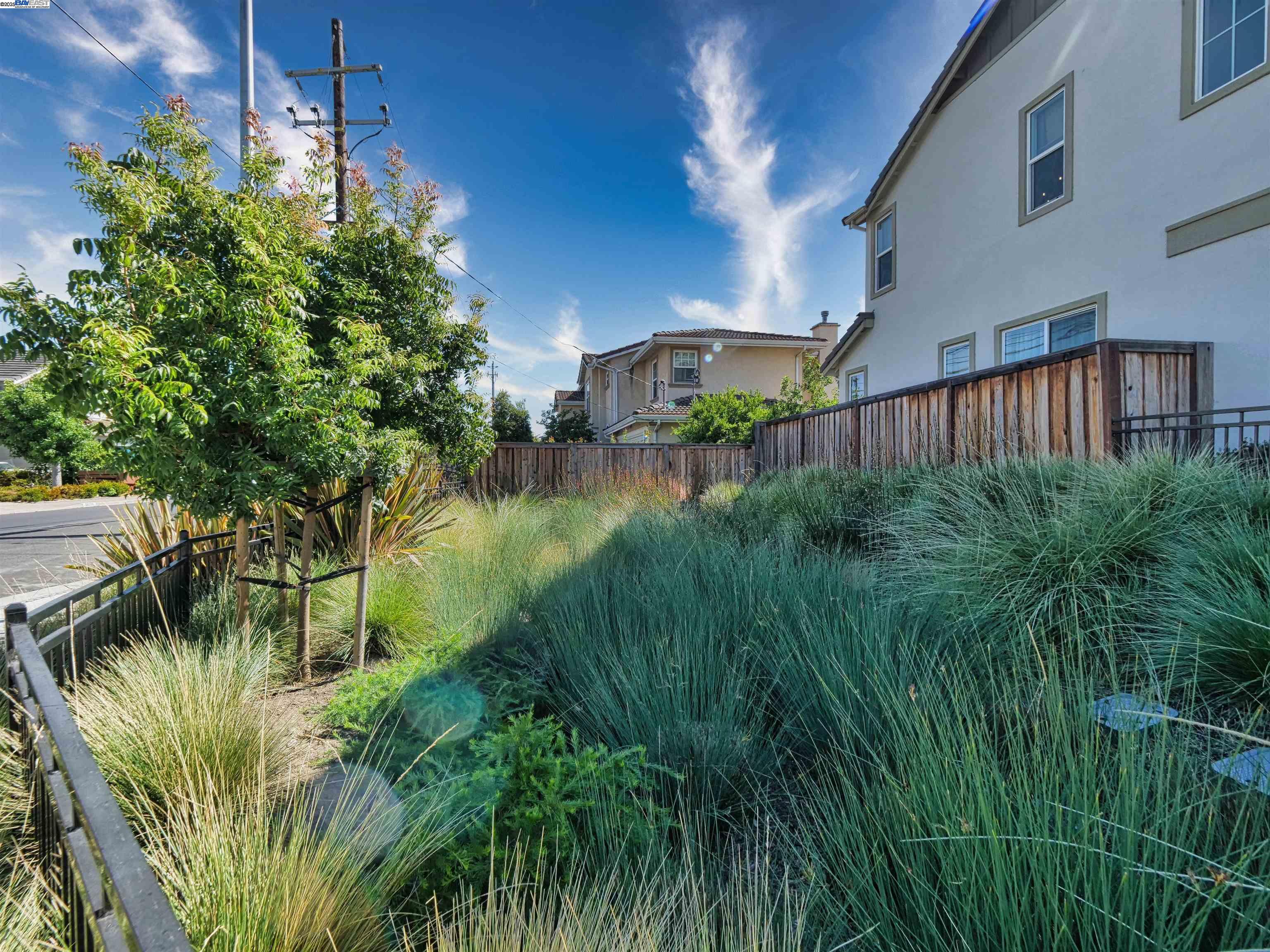 Detail Gallery Image 4 of 24 For 1108 Jason Creek Pl, Hayward,  CA 94544 - 4 Beds | 3 Baths