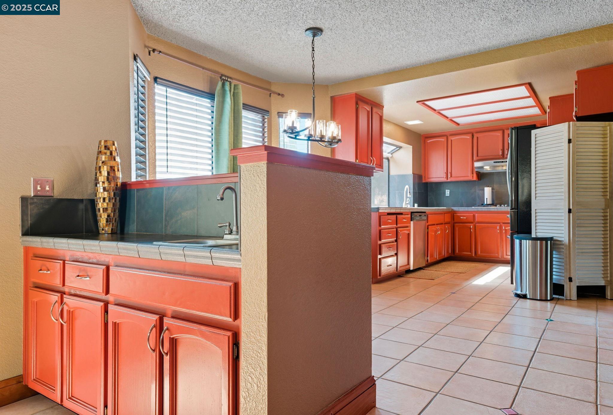 Detail Gallery Image 25 of 59 For 109 Spinel, Hercules,  CA 94547-1734 - 4 Beds | 3 Baths