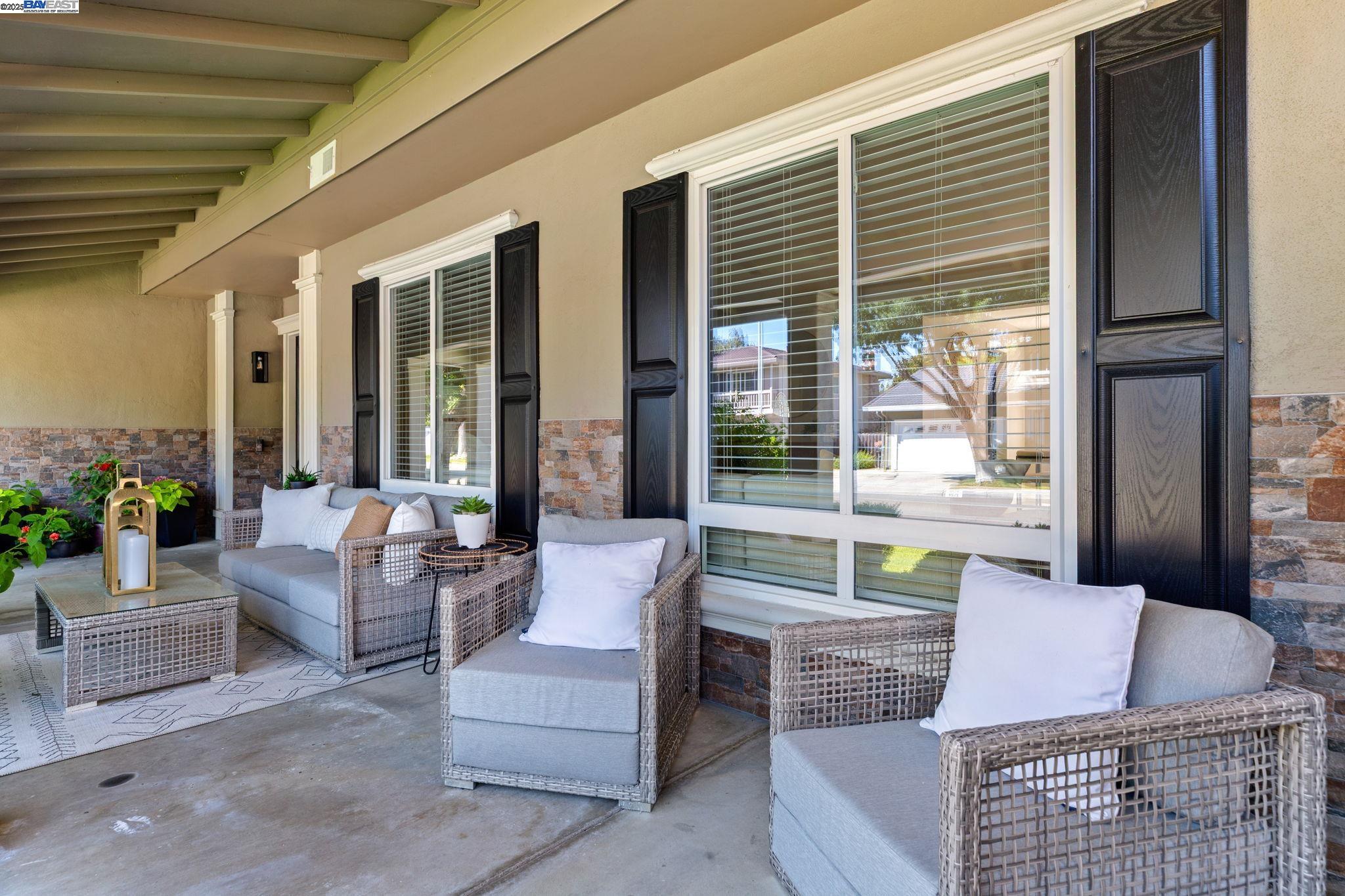 Detail Gallery Image 5 of 57 For 2531 Willowren Way, Pleasanton,  CA 94566 - 4 Beds | 2/1 Baths