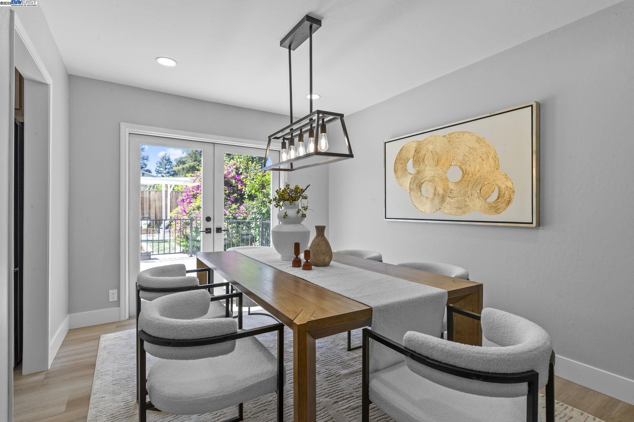 Detail Gallery Image 10 of 57 For 2531 Willowren Way, Pleasanton,  CA 94566 - 4 Beds | 2/1 Baths