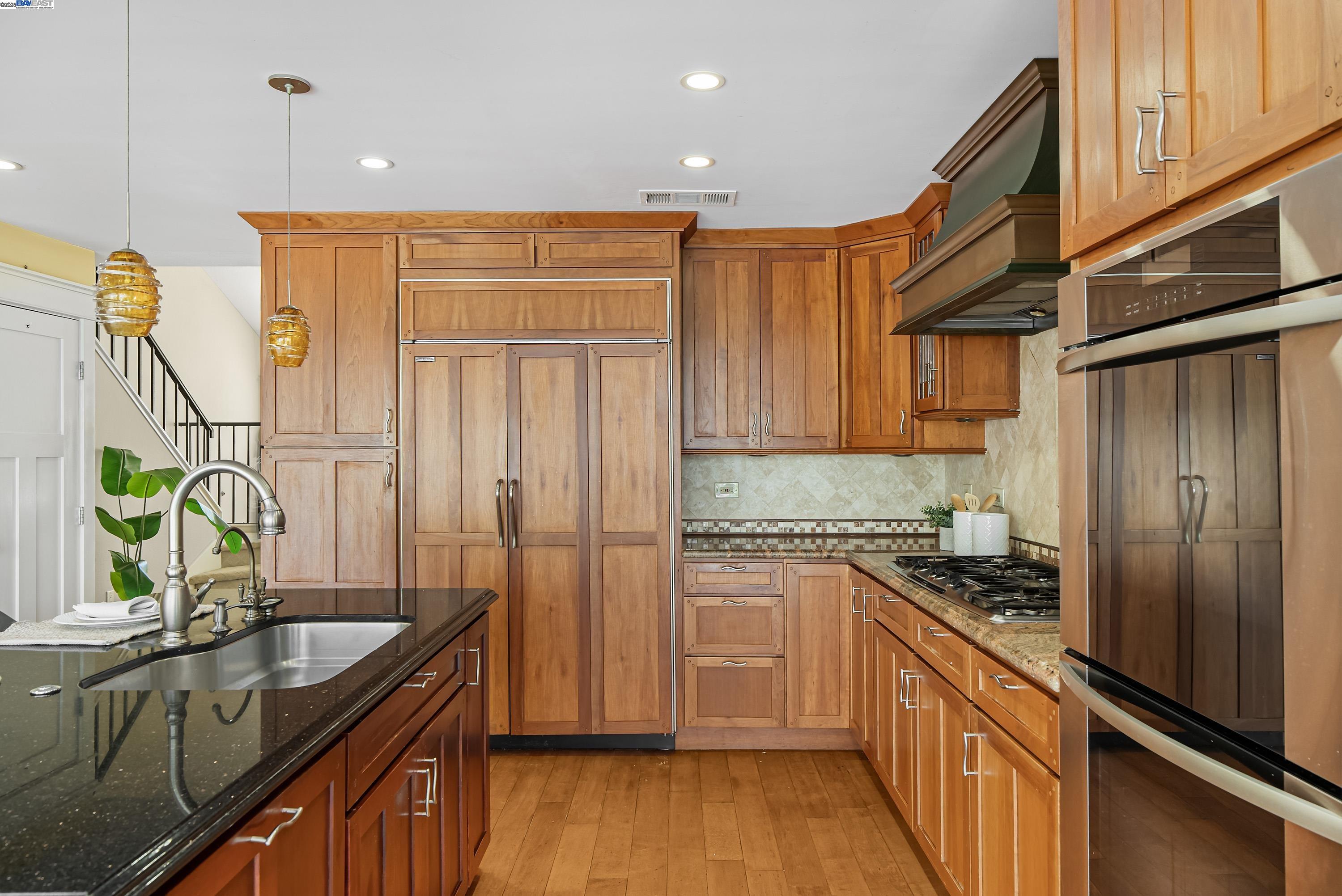 Detail Gallery Image 15 of 59 For 462 Tioga Ct, Pleasanton,  CA 94566 - 4 Beds | 3 Baths