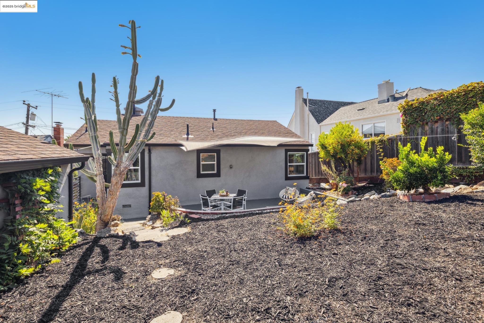 Detail Gallery Image 36 of 47 For 6238 Majestic Ave, Oakland,  CA 94605 - 2 Beds | 1 Baths