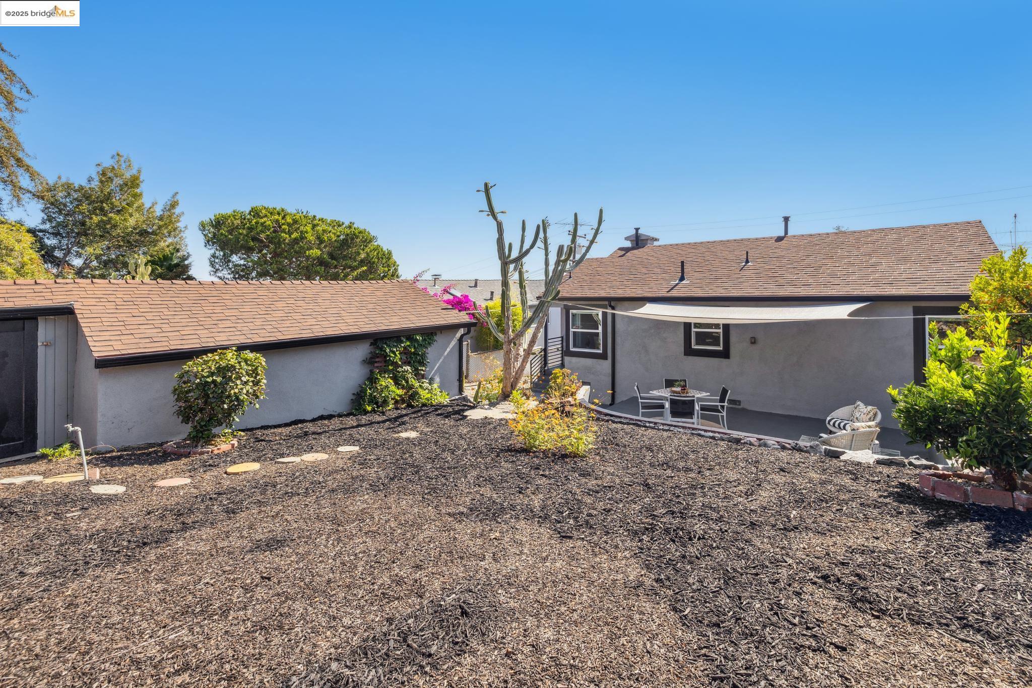 Detail Gallery Image 37 of 47 For 6238 Majestic Ave, Oakland,  CA 94605 - 2 Beds | 1 Baths