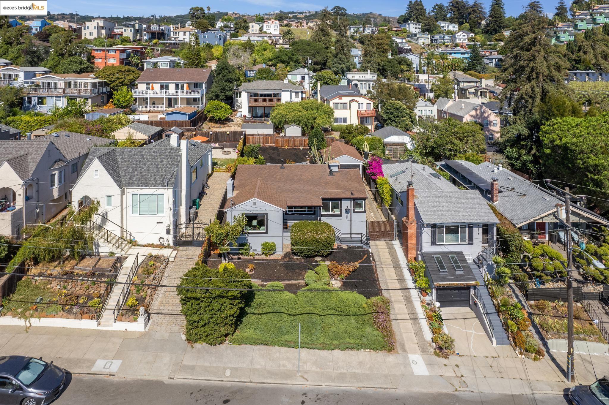 Detail Gallery Image 6 of 47 For 6238 Majestic Ave, Oakland,  CA 94605 - 2 Beds | 1 Baths