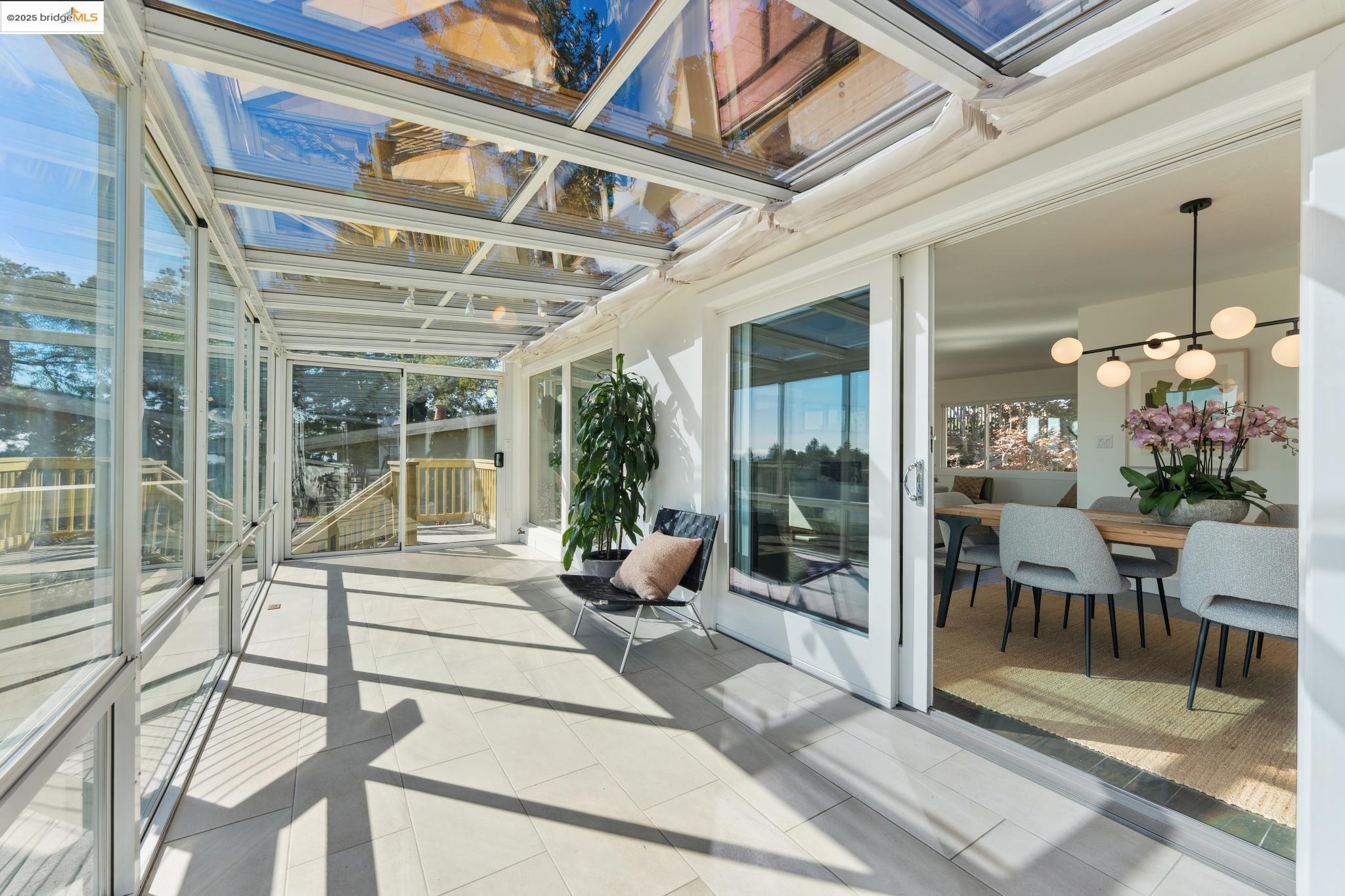 Detail Gallery Image 20 of 58 For 5958 Colton Blvd., Oakland,  CA 94611 - 3 Beds | 2/1 Baths