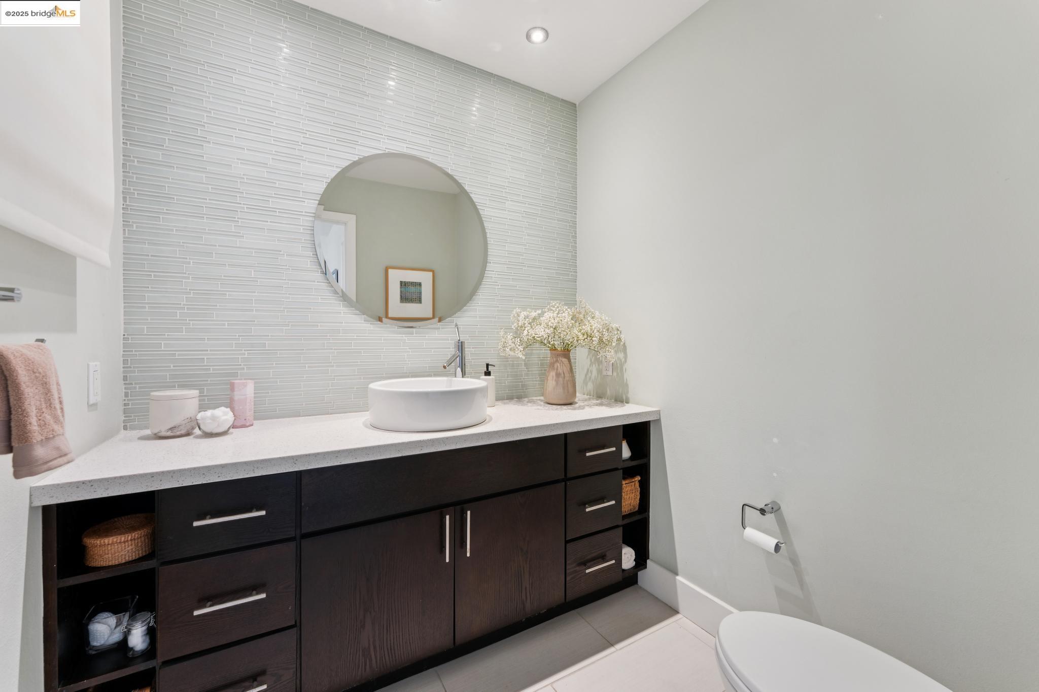 Detail Gallery Image 24 of 58 For 5958 Colton Blvd., Oakland,  CA 94611 - 3 Beds | 2/1 Baths