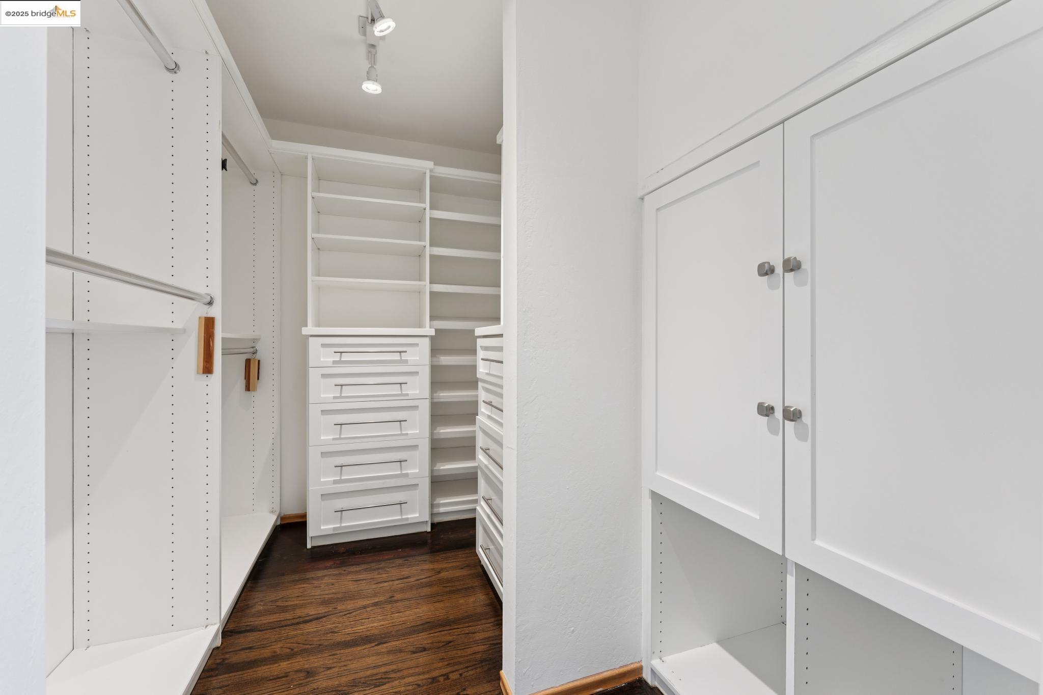 Detail Gallery Image 35 of 58 For 5958 Colton Blvd., Oakland,  CA 94611 - 3 Beds | 2/1 Baths