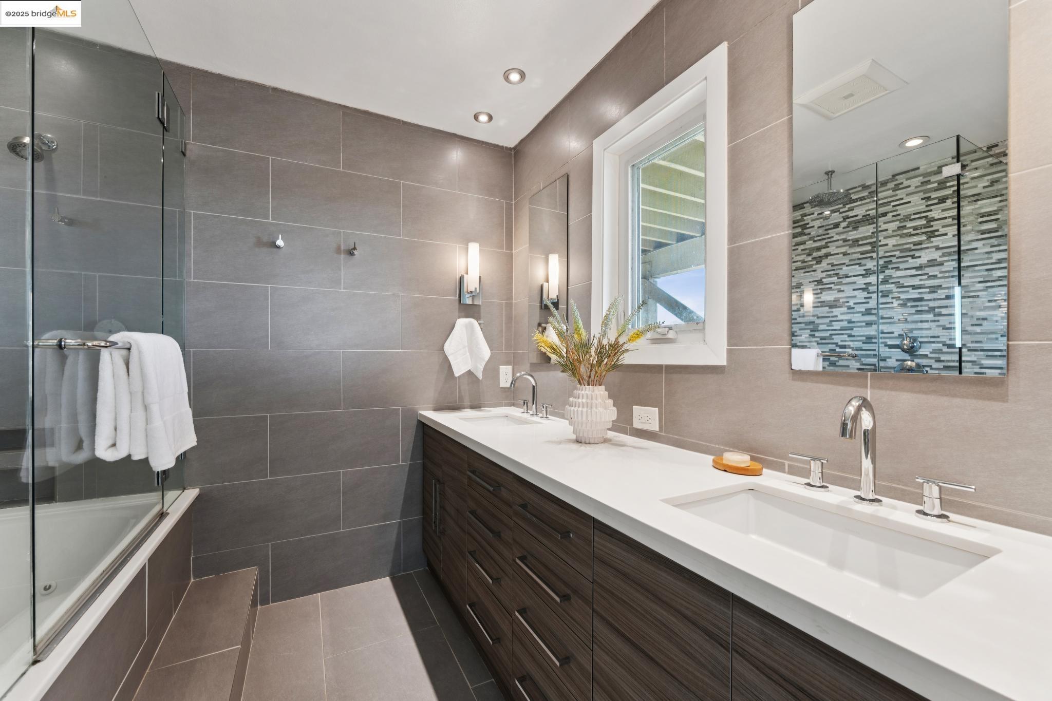 Detail Gallery Image 39 of 58 For 5958 Colton Blvd., Oakland,  CA 94611 - 3 Beds | 2/1 Baths