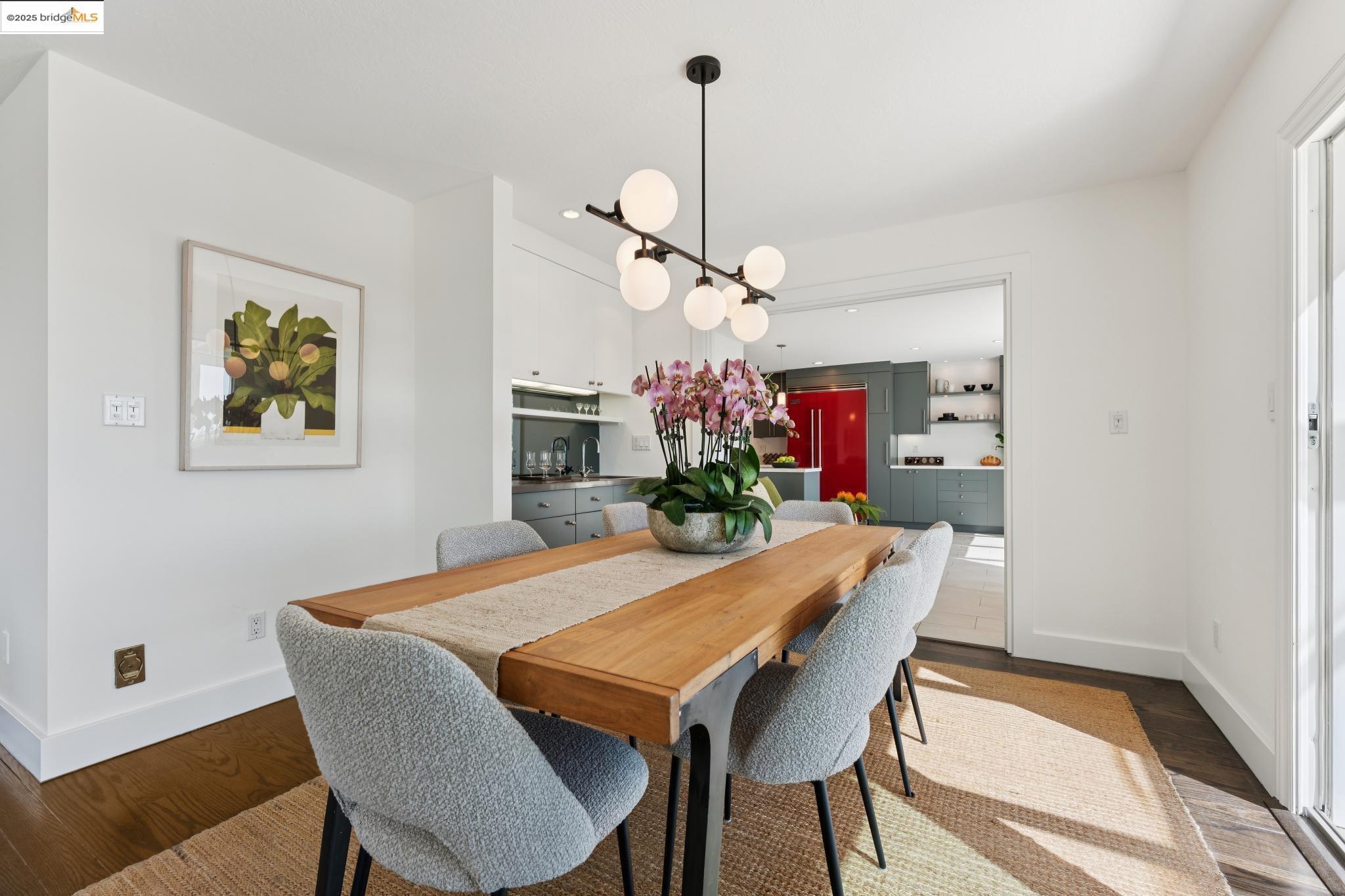 Detail Gallery Image 7 of 58 For 5958 Colton Blvd., Oakland,  CA 94611 - 3 Beds | 2/1 Baths