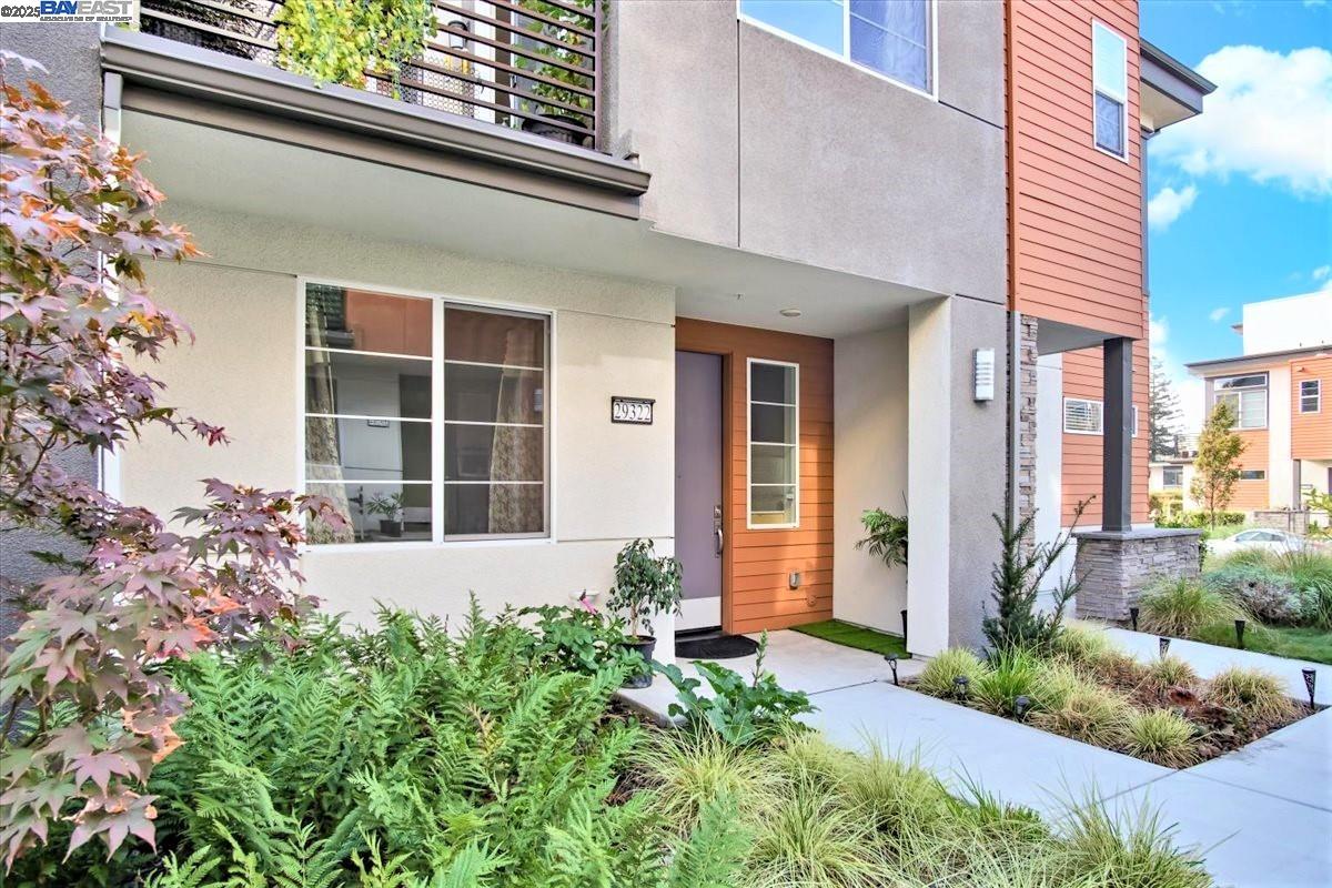 Detail Gallery Image 1 of 35 For 29322 Hub Ln, Hayward,  CA 94544 - 3 Beds | 3/1 Baths