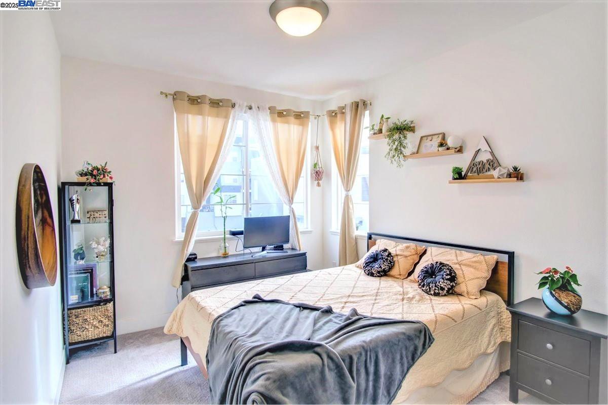 Detail Gallery Image 11 of 35 For 29322 Hub Ln, Hayward,  CA 94544 - 3 Beds | 3/1 Baths
