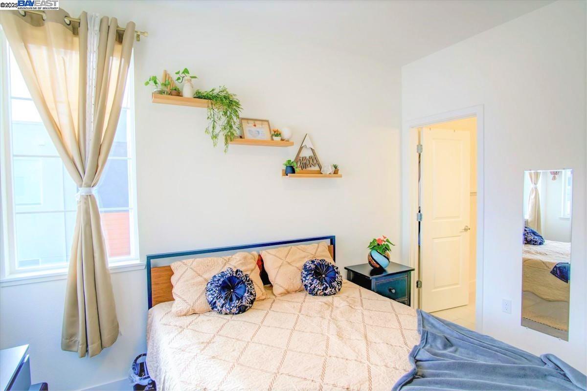 Detail Gallery Image 12 of 35 For 29322 Hub Ln, Hayward,  CA 94544 - 3 Beds | 3/1 Baths
