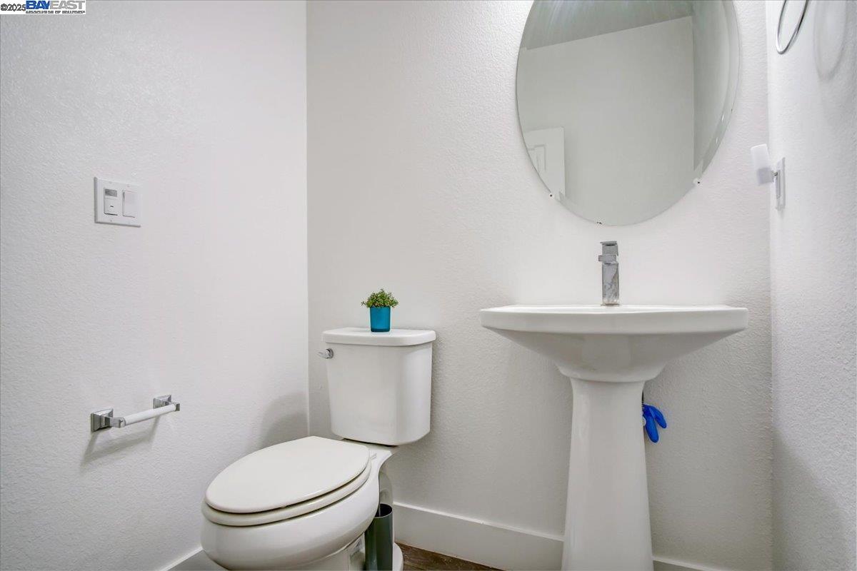 Detail Gallery Image 17 of 35 For 29322 Hub Ln, Hayward,  CA 94544 - 3 Beds | 3/1 Baths
