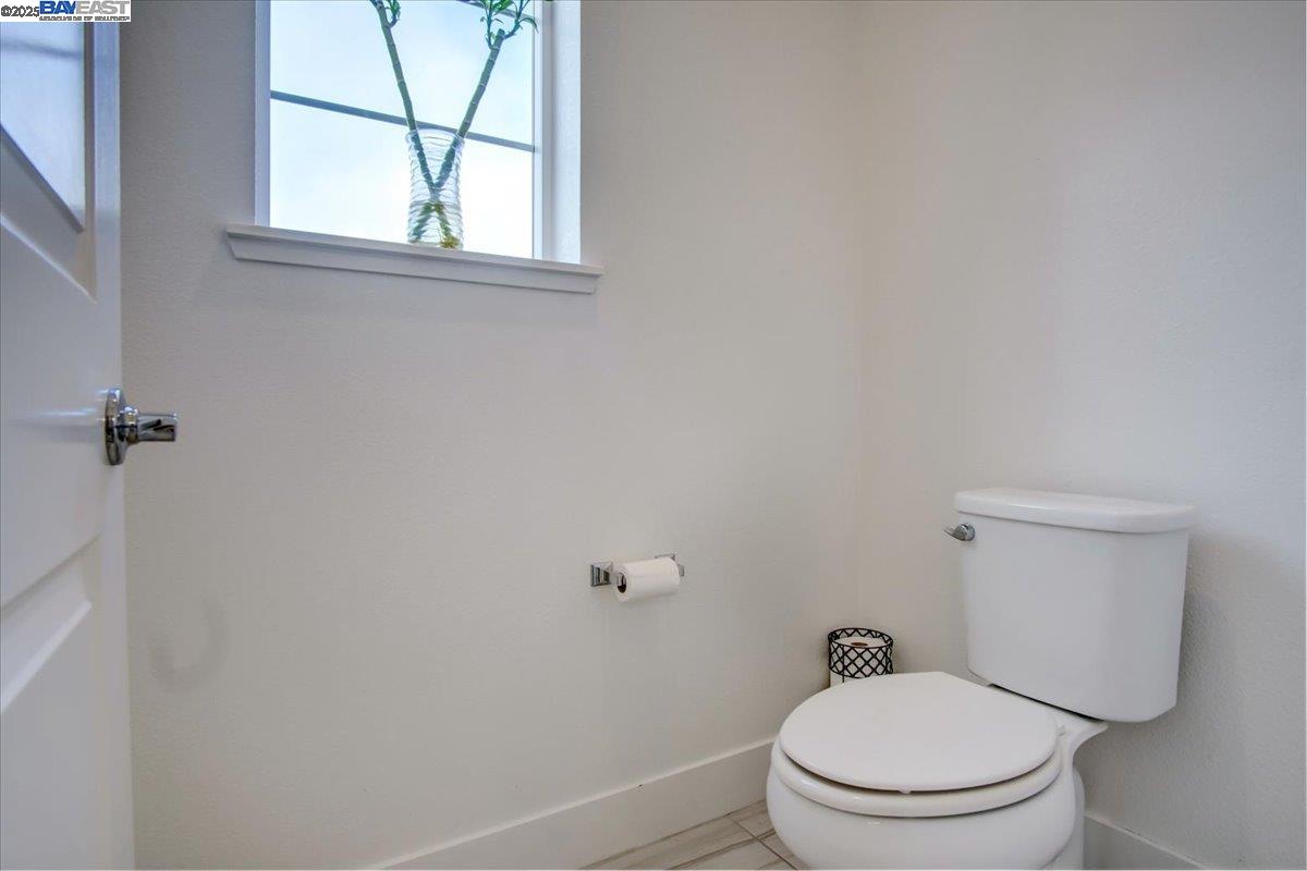 Detail Gallery Image 22 of 35 For 29322 Hub Ln, Hayward,  CA 94544 - 3 Beds | 3/1 Baths