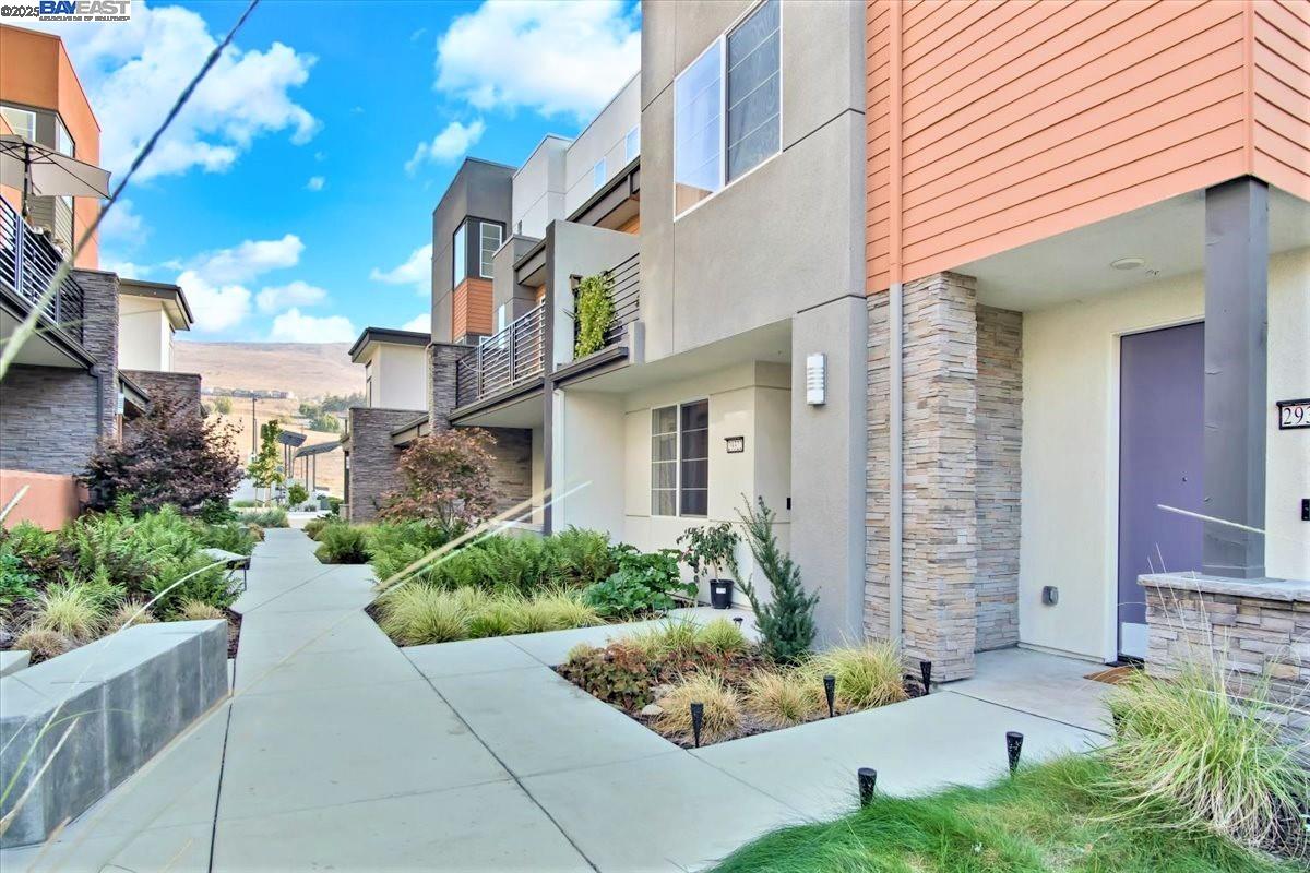 Detail Gallery Image 30 of 35 For 29322 Hub Ln, Hayward,  CA 94544 - 3 Beds | 3/1 Baths