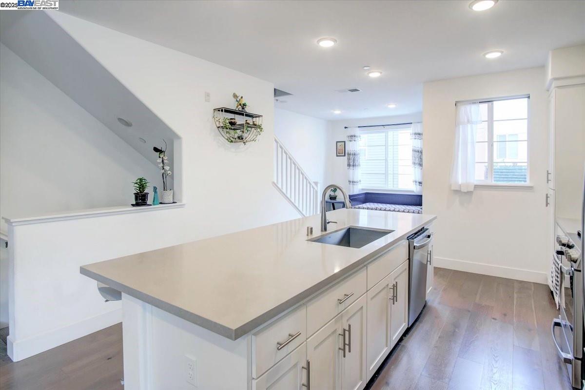 Detail Gallery Image 7 of 35 For 29322 Hub Ln, Hayward,  CA 94544 - 3 Beds | 3/1 Baths