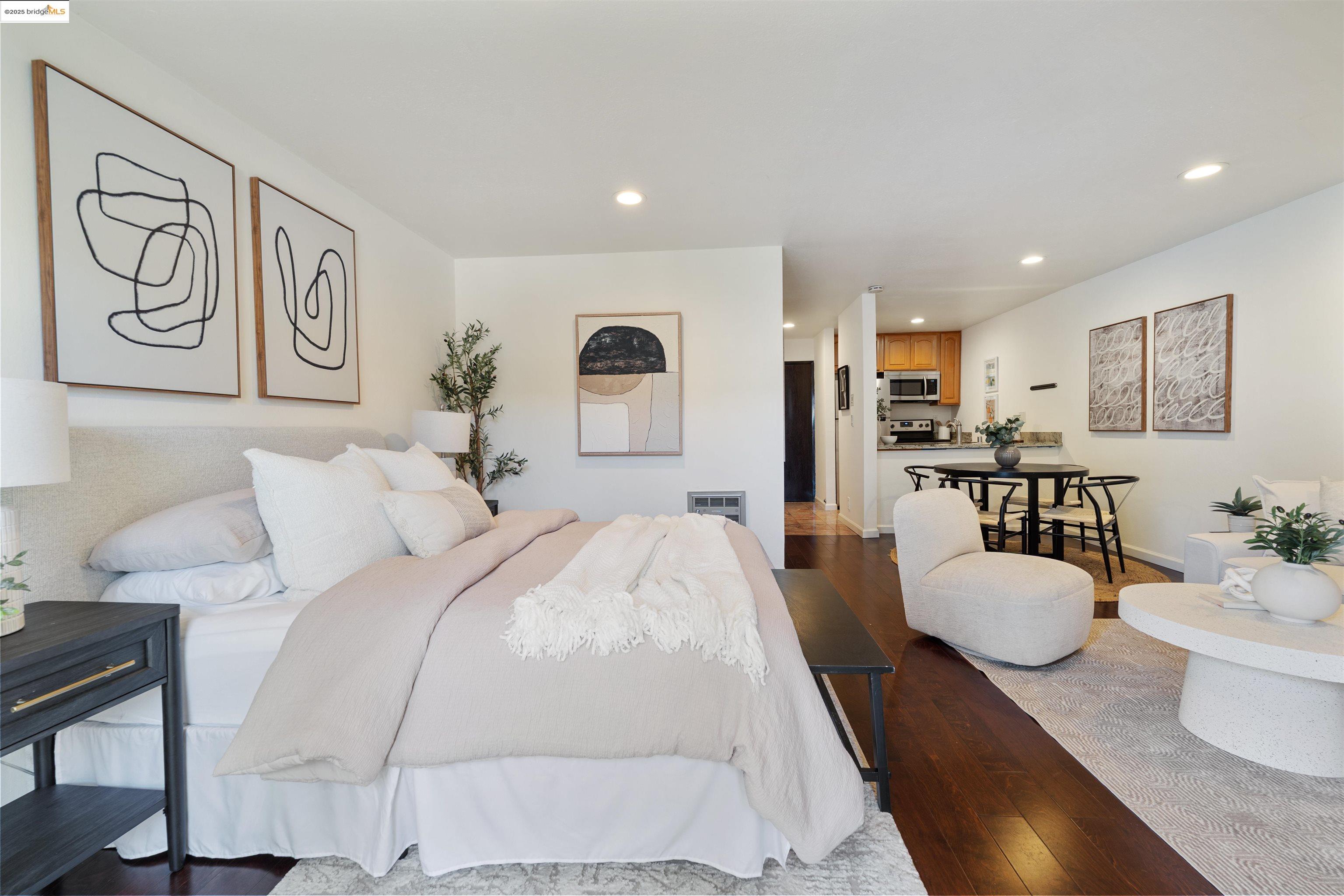 Photo #8: 41110477 Listing: Photo #8