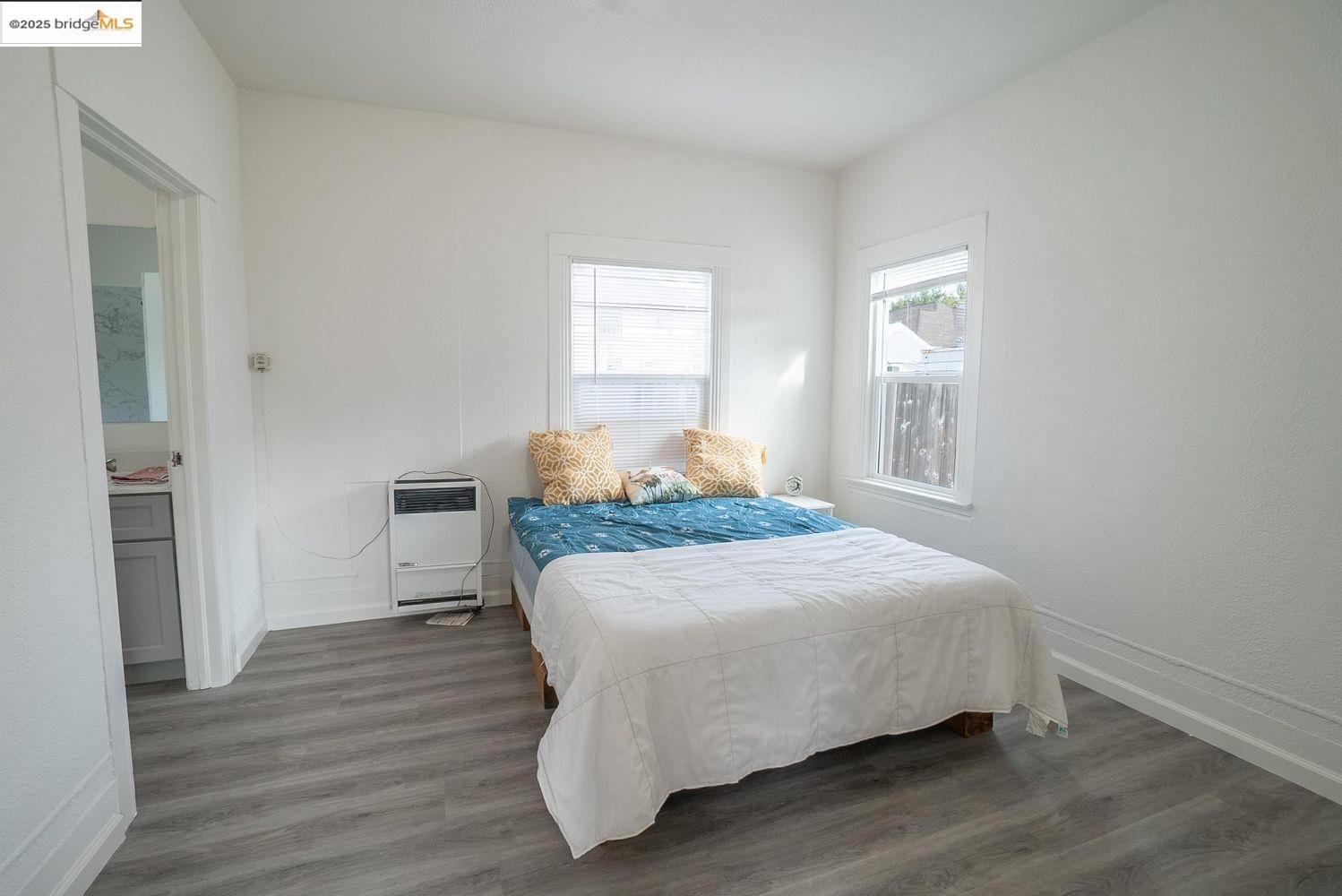 Detail Gallery Image 8 of 12 For 2709 California Street, Berkeley,  CA 94703 - 2 Beds | 1 Baths