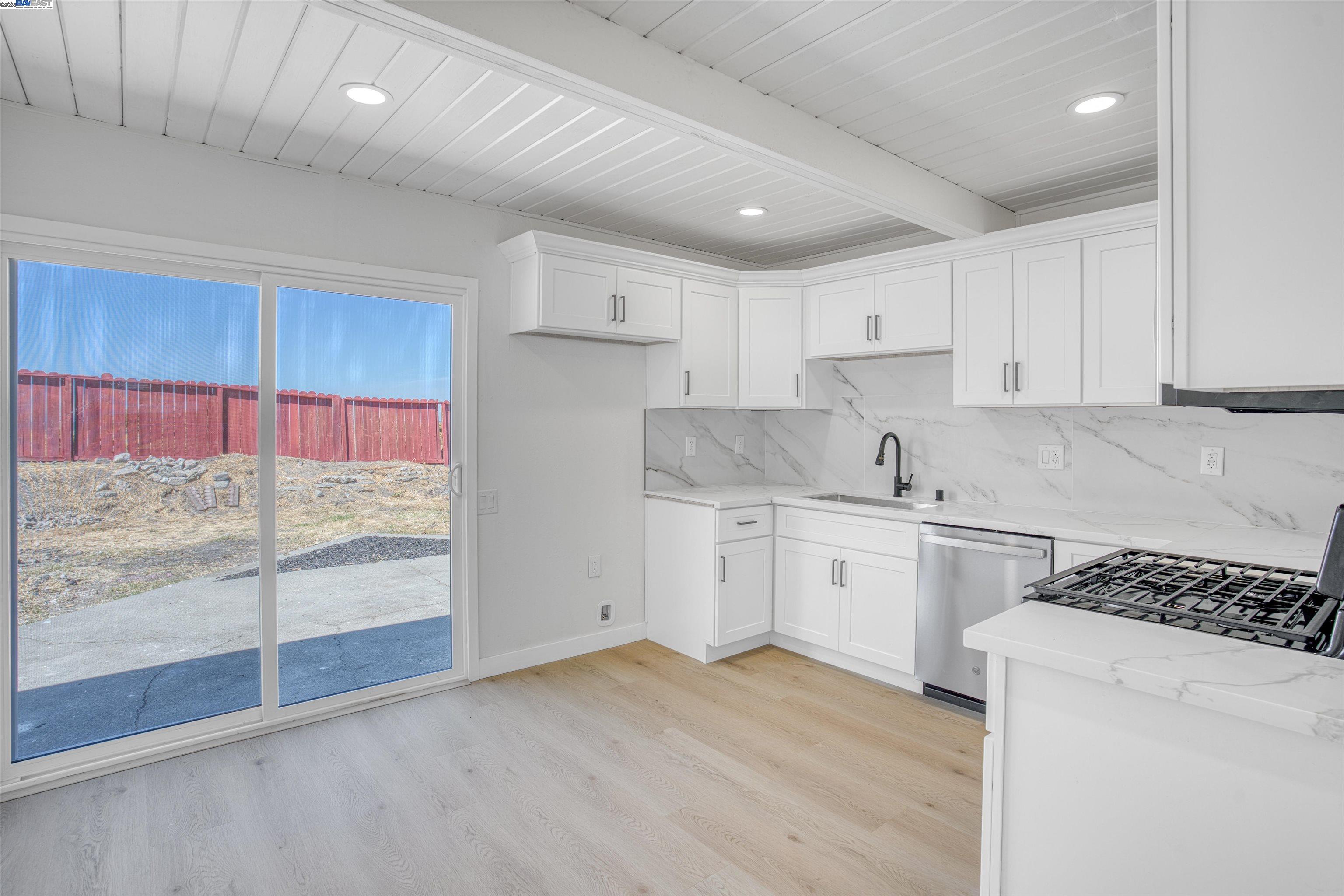 Detail Gallery Image 11 of 26 For 1339 Lettia Rd, San Pablo,  CA 94806 - 3 Beds | 1 Baths