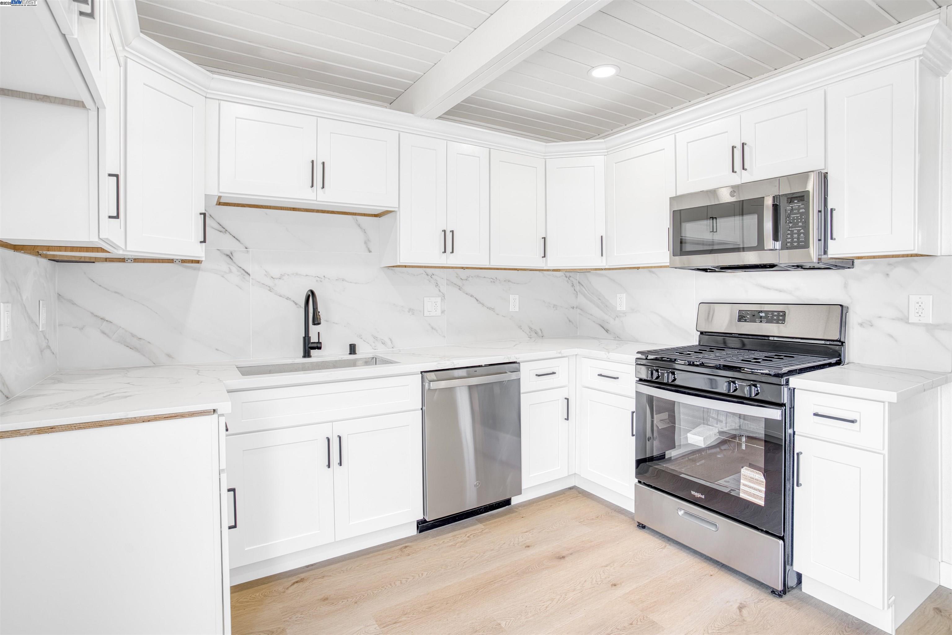Detail Gallery Image 10 of 26 For 1339 Lettia Rd, San Pablo,  CA 94806 - 3 Beds | 1 Baths