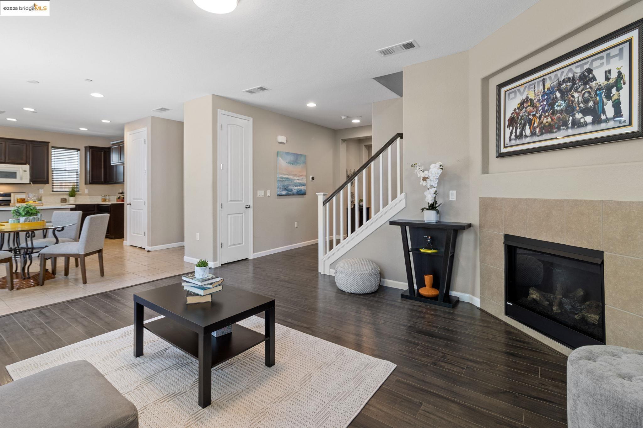 Detail Gallery Image 14 of 52 For 2218 Toscana Dr, Pittsburg,  CA 94565 - 5 Beds | 3 Baths