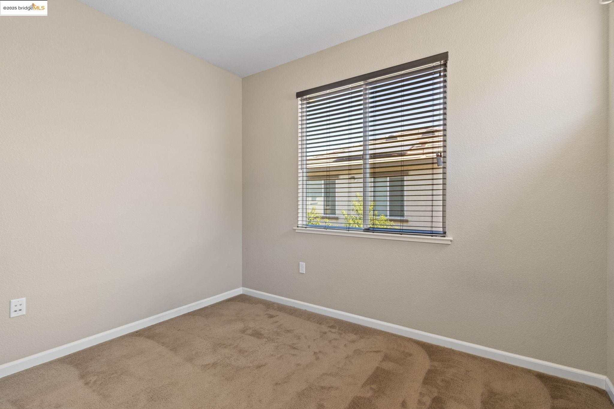 Detail Gallery Image 38 of 52 For 2218 Toscana Dr, Pittsburg,  CA 94565 - 5 Beds | 3 Baths