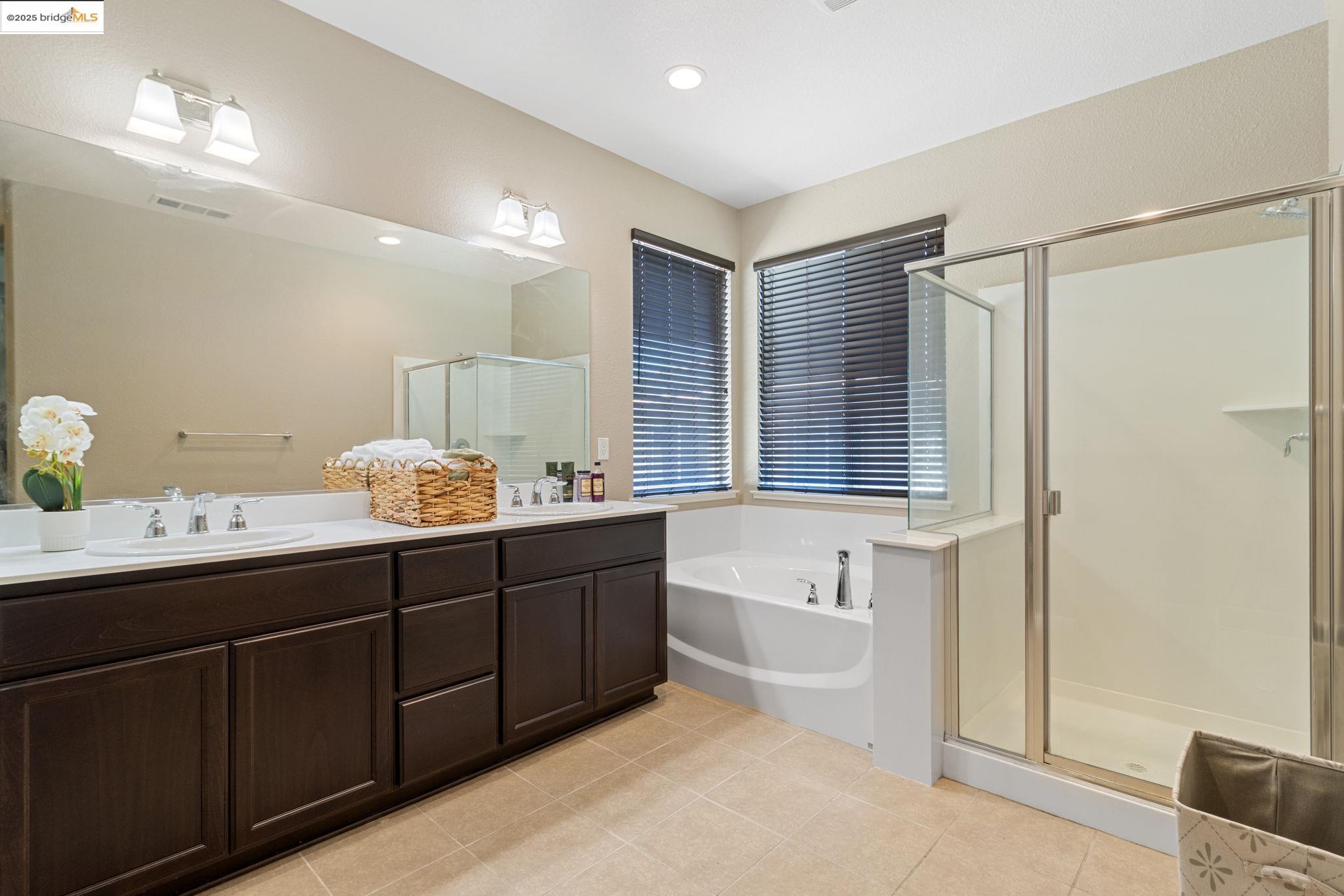 Detail Gallery Image 44 of 52 For 2218 Toscana Dr, Pittsburg,  CA 94565 - 5 Beds | 3 Baths