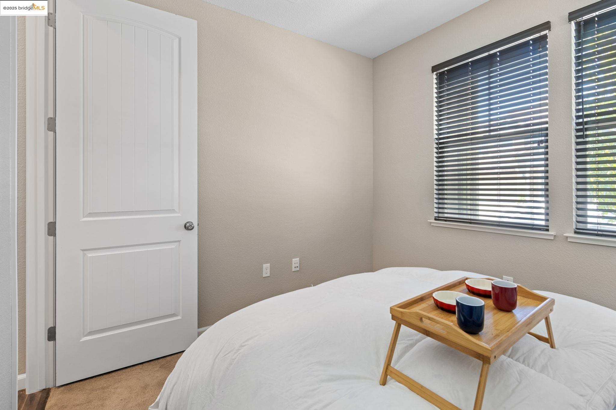 Detail Gallery Image 8 of 52 For 2218 Toscana Dr, Pittsburg,  CA 94565 - 5 Beds | 3 Baths