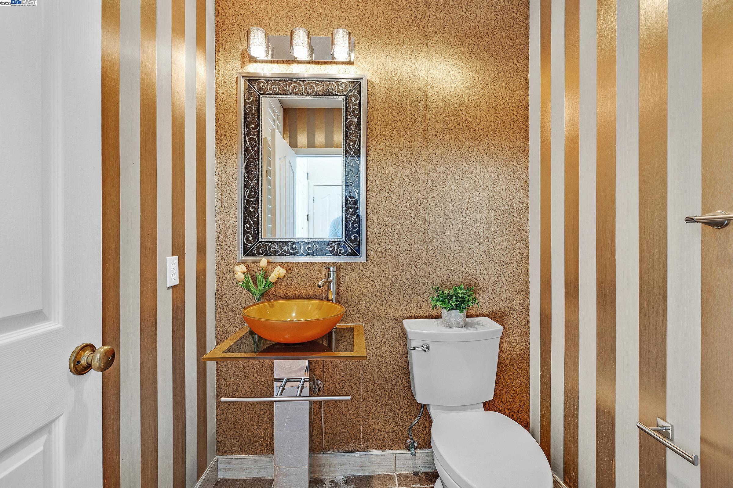 Detail Gallery Image 13 of 35 For 100 Arroyo Ct, Union City,  CA 94587 - 3 Beds | 2/1 Baths