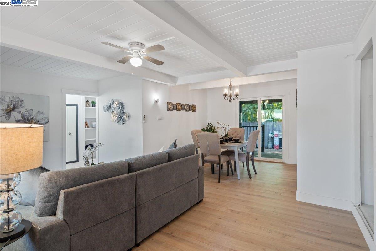 Detail Gallery Image 4 of 51 For 2082 Overhill Rd, Concord,  CA 94520 - 4 Beds | 2 Baths
