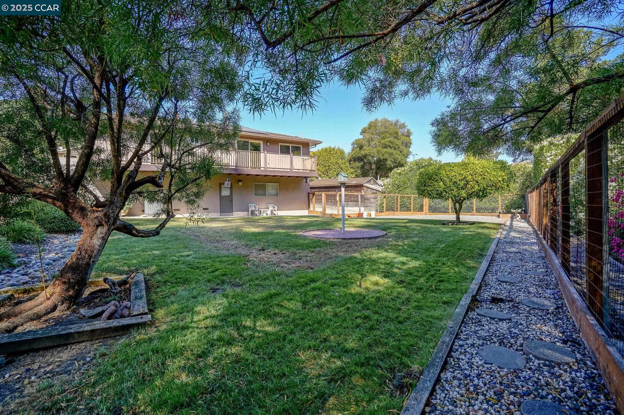 Detail Gallery Image 23 of 33 For 6401 Tri Ln, El Sobrante,  CA 94803 - 3 Beds | 2 Baths