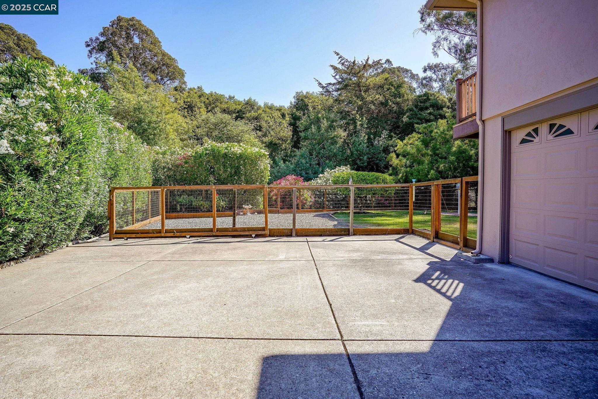 Detail Gallery Image 28 of 33 For 6401 Tri Ln, El Sobrante,  CA 94803 - 3 Beds | 2 Baths