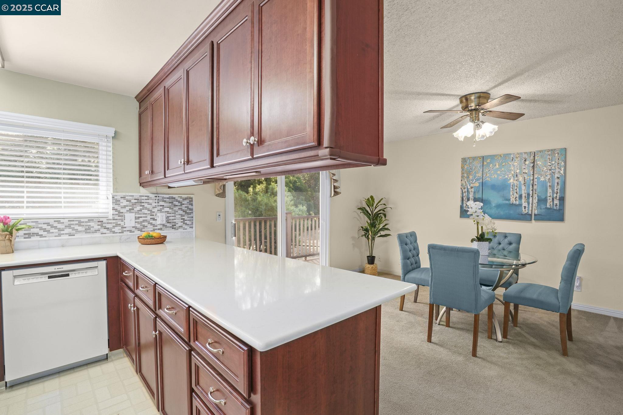 Detail Gallery Image 10 of 33 For 6401 Tri Ln, El Sobrante,  CA 94803 - 3 Beds | 2 Baths