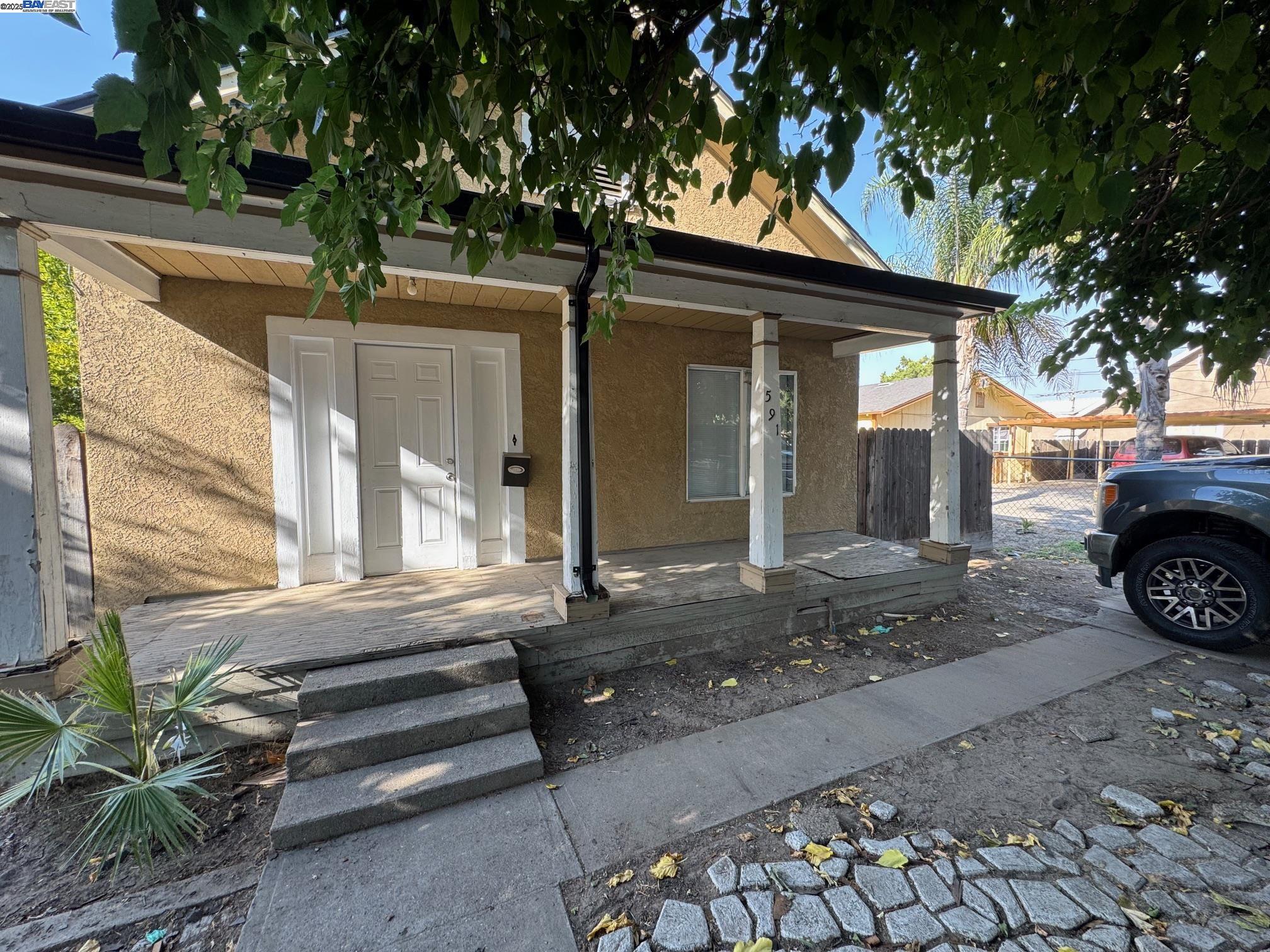 Detail Gallery Image 3 of 22 For 591 High St, Turlock,  CA 95380 - 2 Beds | 1 Baths