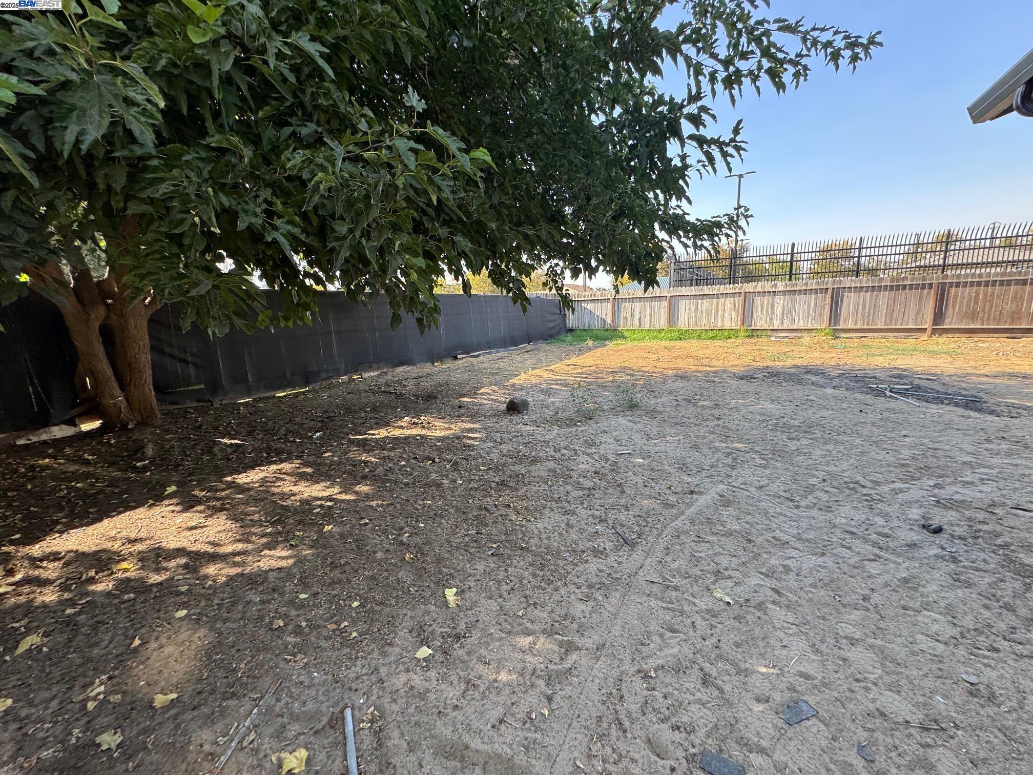 Detail Gallery Image 5 of 22 For 591 High St, Turlock,  CA 95380 - 2 Beds | 1 Baths