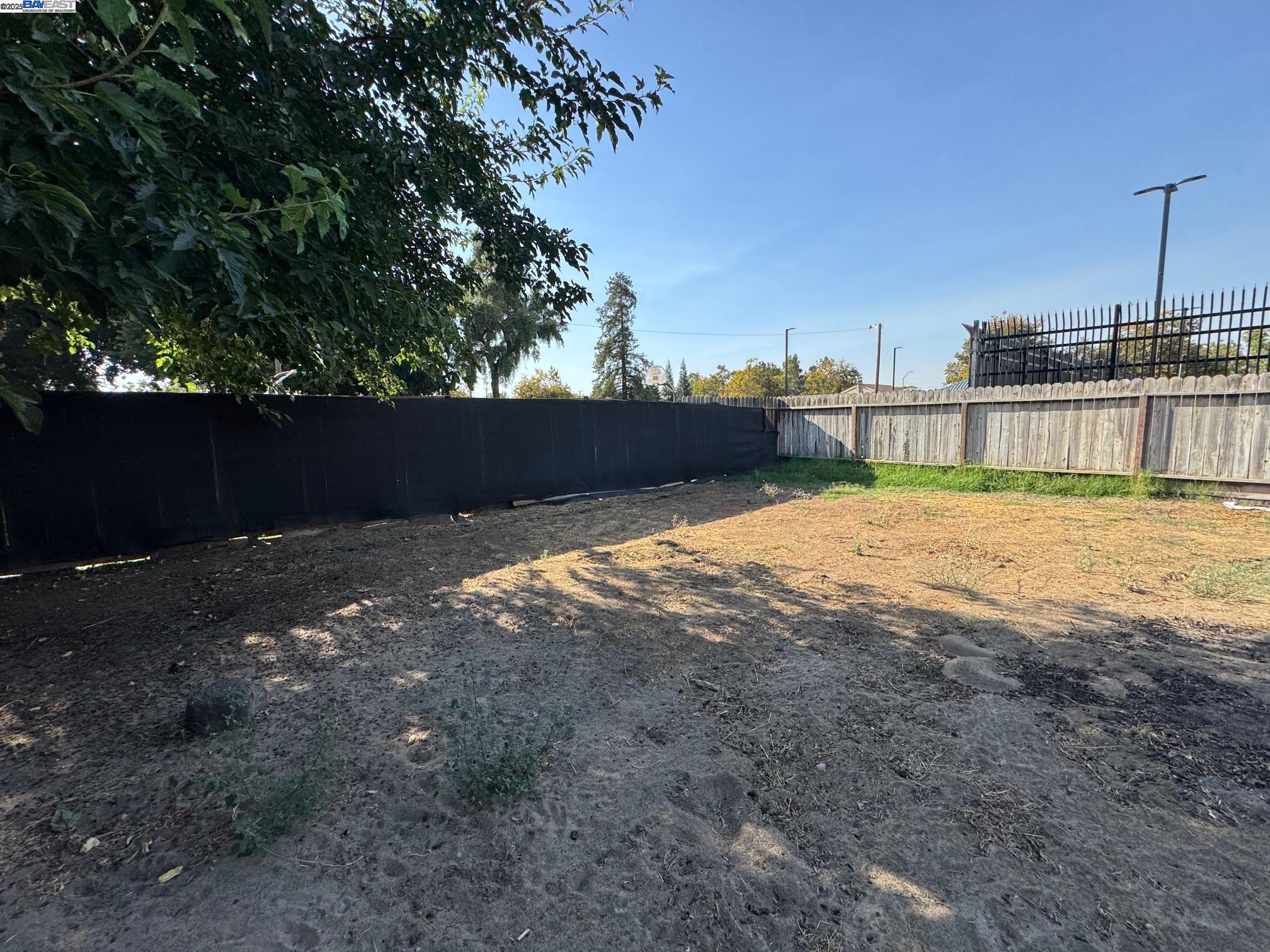 Detail Gallery Image 7 of 22 For 591 High St, Turlock,  CA 95380 - 2 Beds | 1 Baths