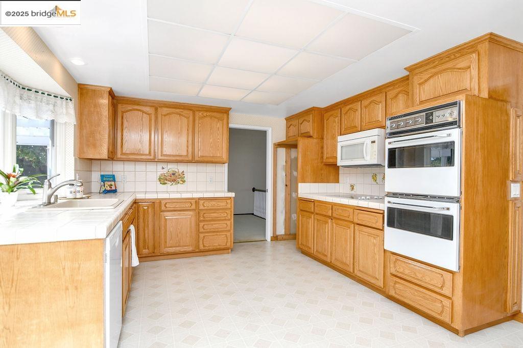 Detail Gallery Image 6 of 16 For 154 Joaquin Cir, Danville,  CA 94526 - 4 Beds | 3 Baths