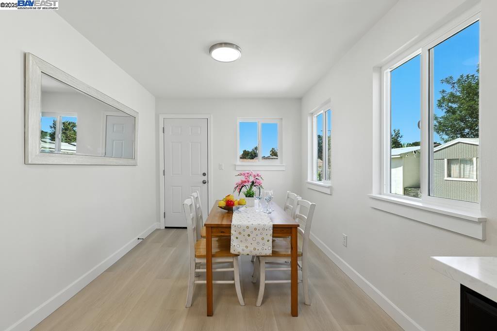 Detail Gallery Image 22 of 57 For 1739 E 22nd St, Oakland,  CA 94606 - 5 Beds | 2 Baths