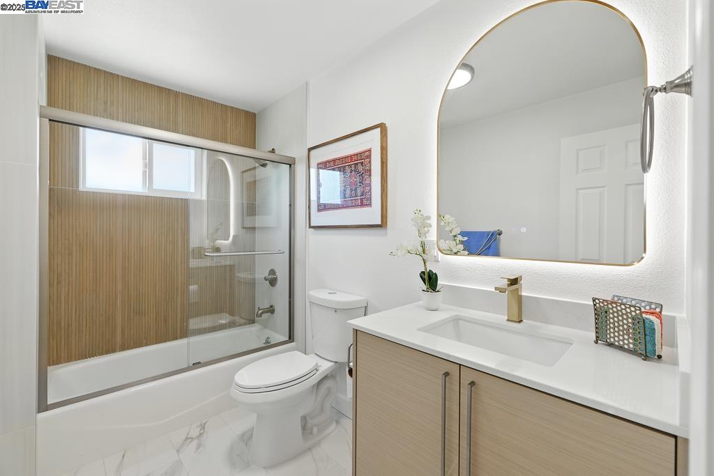Detail Gallery Image 30 of 57 For 1739 E 22nd St, Oakland,  CA 94606 - 5 Beds | 2 Baths