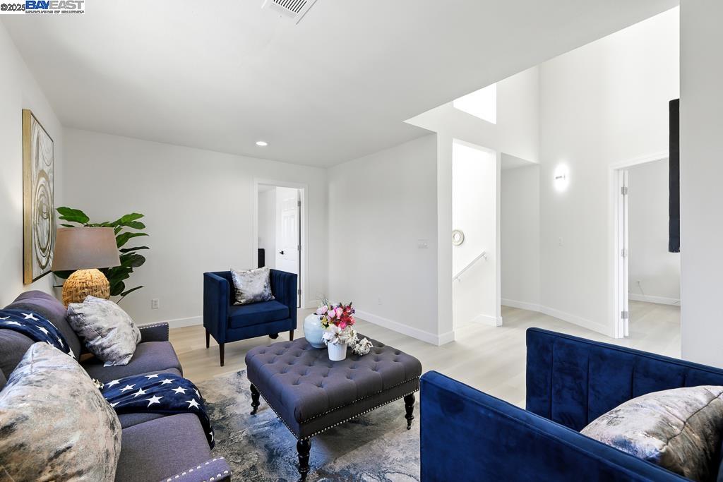 Detail Gallery Image 34 of 57 For 1739 E 22nd St, Oakland,  CA 94606 - 5 Beds | 2 Baths