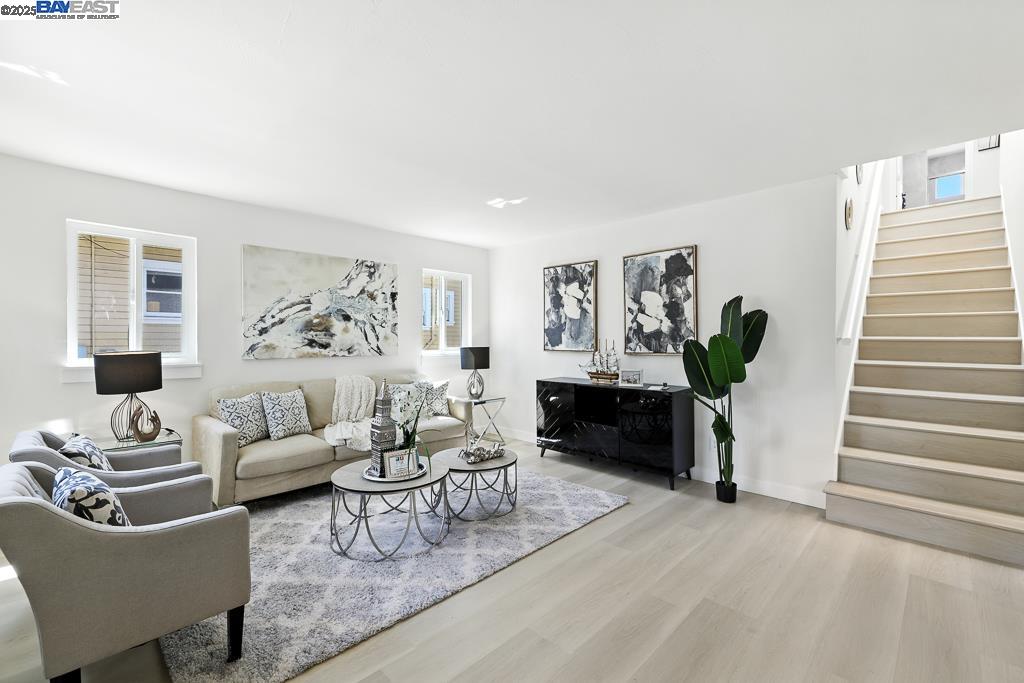 Detail Gallery Image 6 of 57 For 1739 E 22nd St, Oakland,  CA 94606 - 5 Beds | 2 Baths