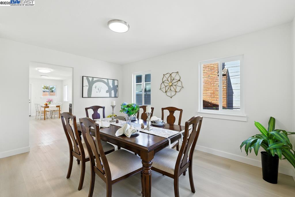 Detail Gallery Image 10 of 57 For 1739 E 22nd St, Oakland,  CA 94606 - 5 Beds | 2 Baths