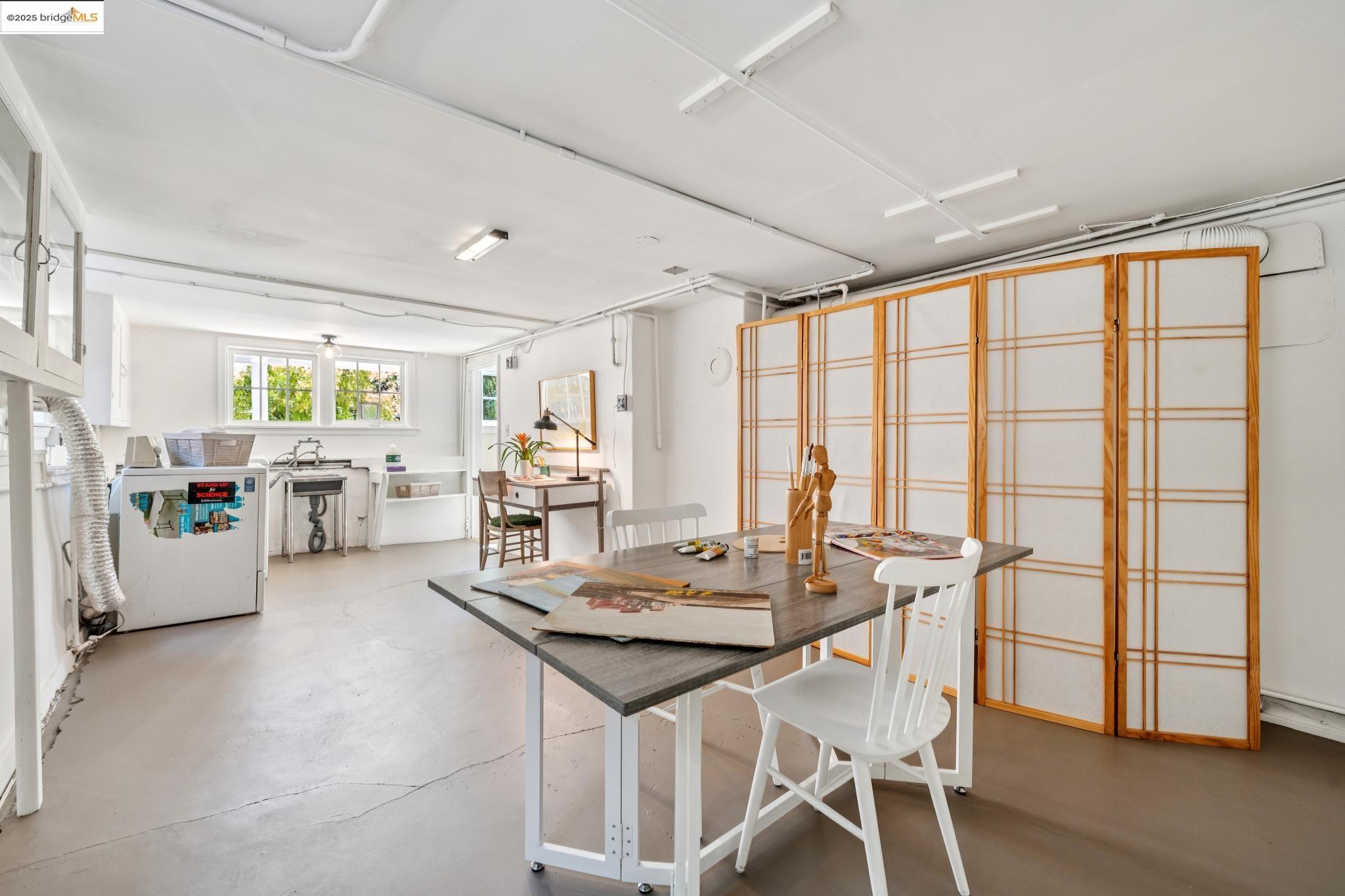 Detail Gallery Image 30 of 60 For 4020 Maybelle Ave, Oakland,  CA 94619 - 3 Beds | 2 Baths