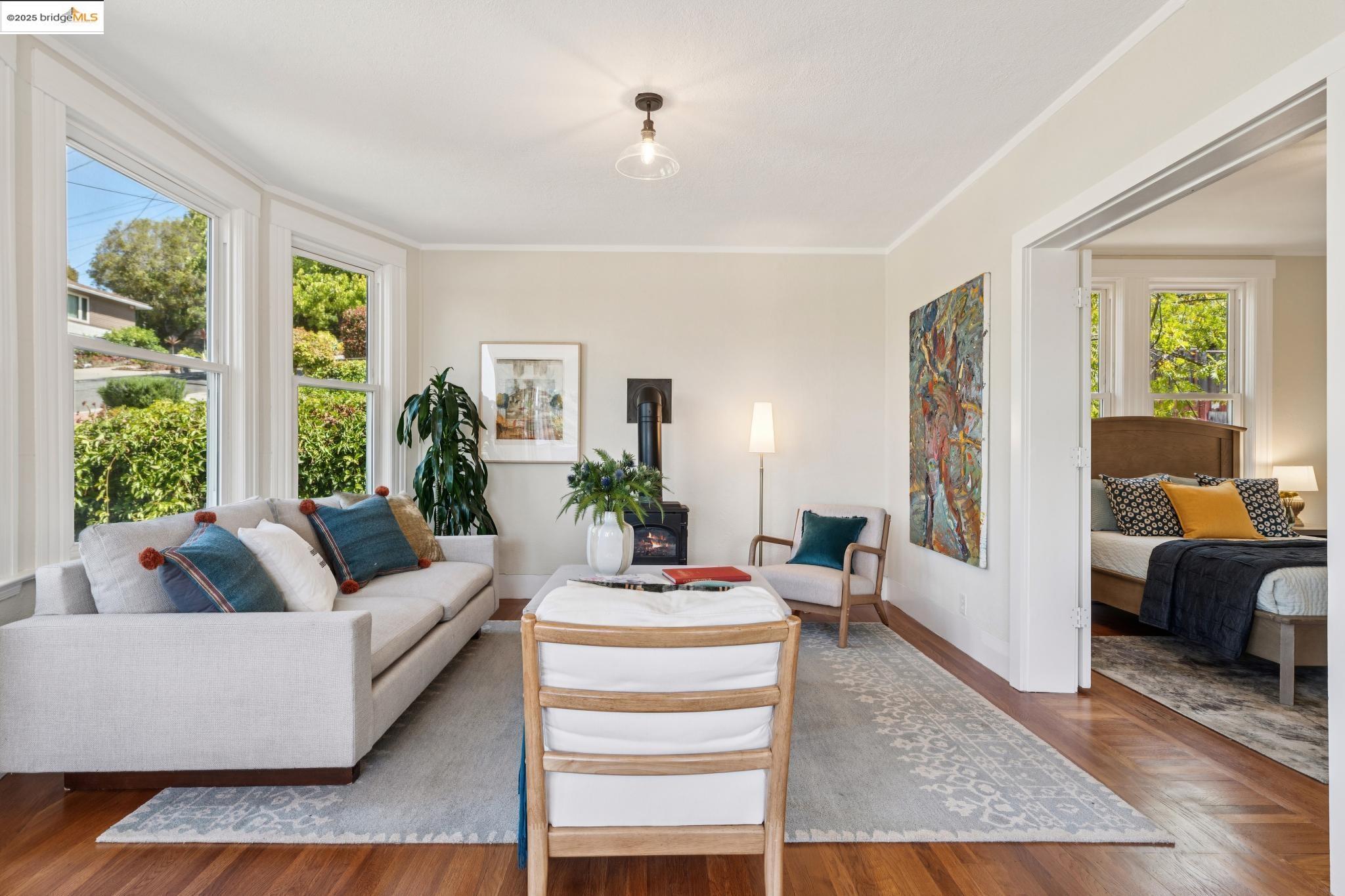 Detail Gallery Image 4 of 60 For 4020 Maybelle Ave, Oakland,  CA 94619 - 3 Beds | 2 Baths