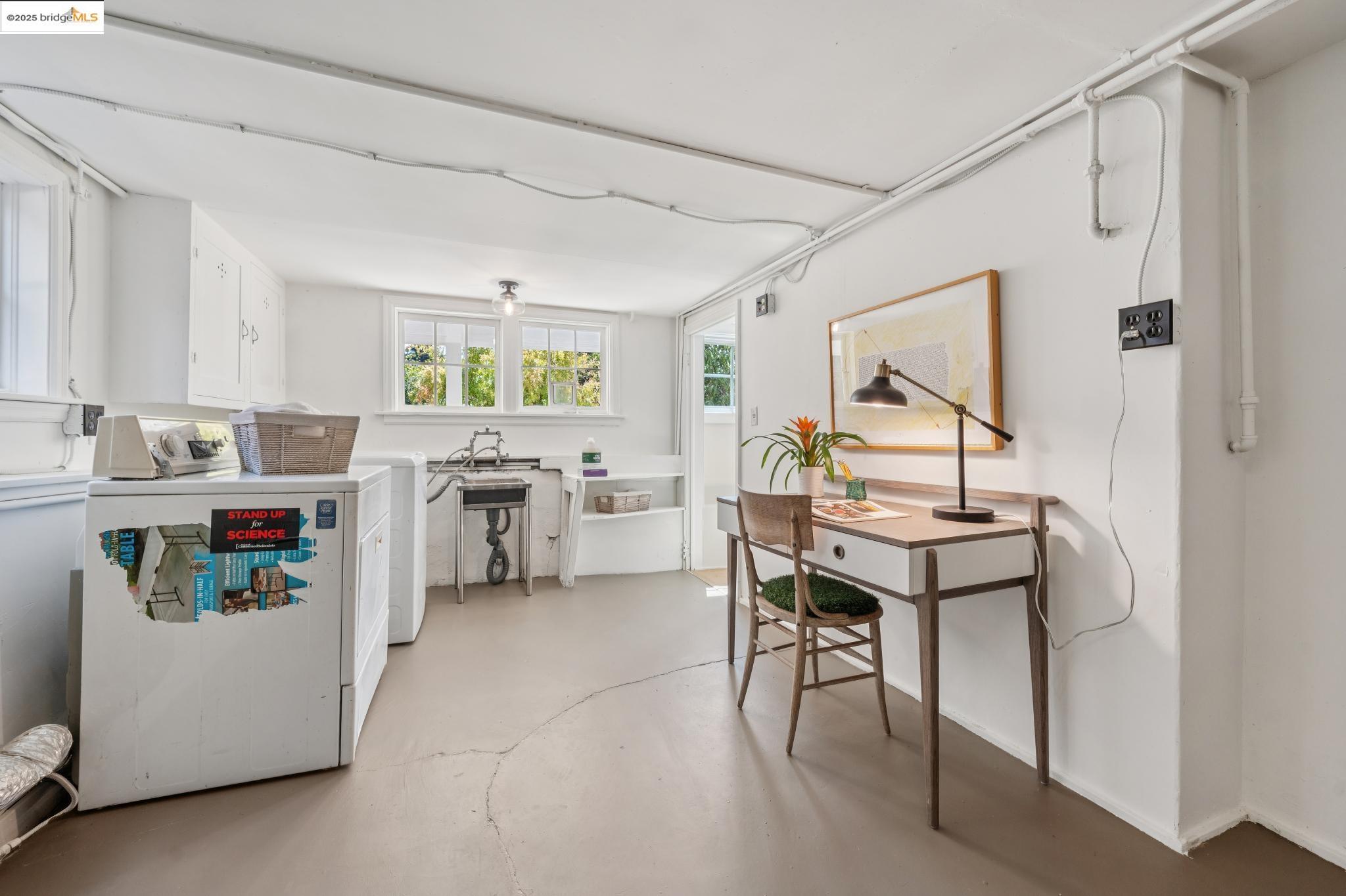 Detail Gallery Image 31 of 60 For 4020 Maybelle Ave, Oakland,  CA 94619 - 3 Beds | 2 Baths