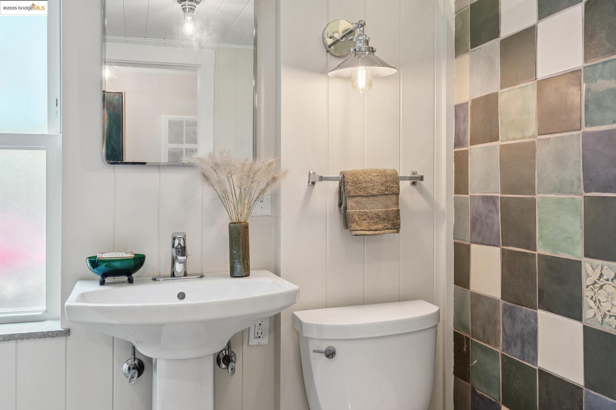 Detail Gallery Image 40 of 60 For 4020 Maybelle Ave, Oakland,  CA 94619 - 3 Beds | 2 Baths